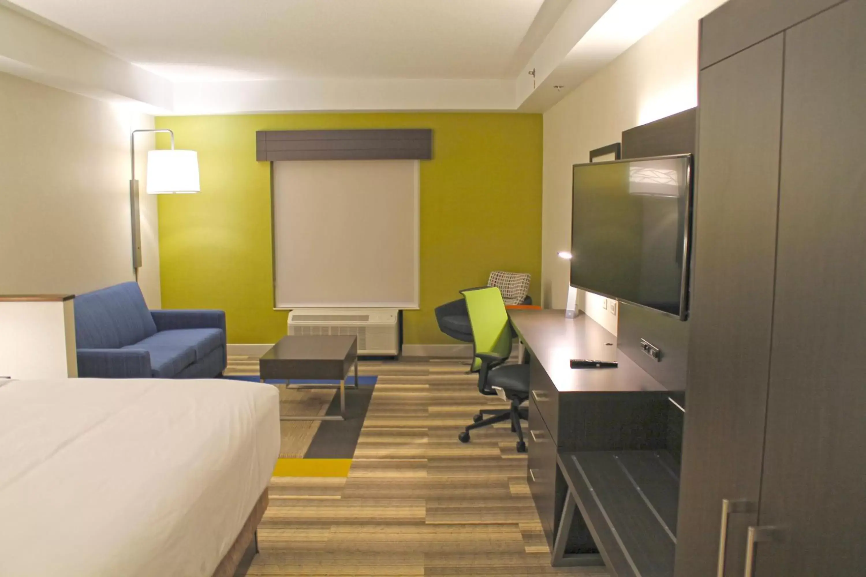 King Suite in Holiday Inn Express & Suites - St. Louis South - I-55 by IHG King Suite in Holiday Inn Express & Suites - St. Louis South - I-55 by IHG