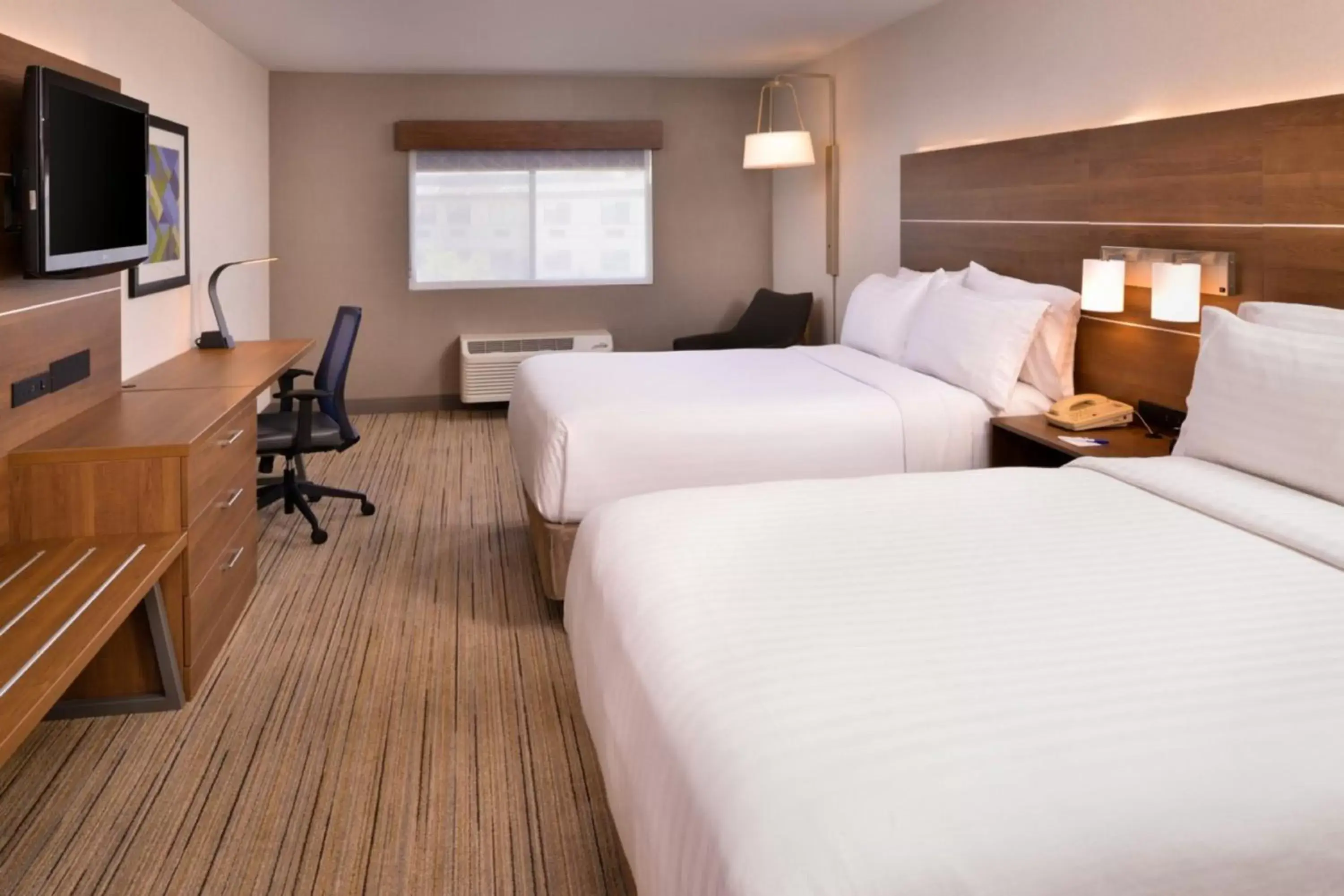 Double Room with Two Double Beds - Mobility Access Tub/Non-Smoking in Holiday Inn Express Walnut Creek, an IHG Hotel Double Room with Two Double Beds - Mobility Access Tub/Non-Smoking in Holiday Inn Express Walnut Creek, an IHG Hotel
