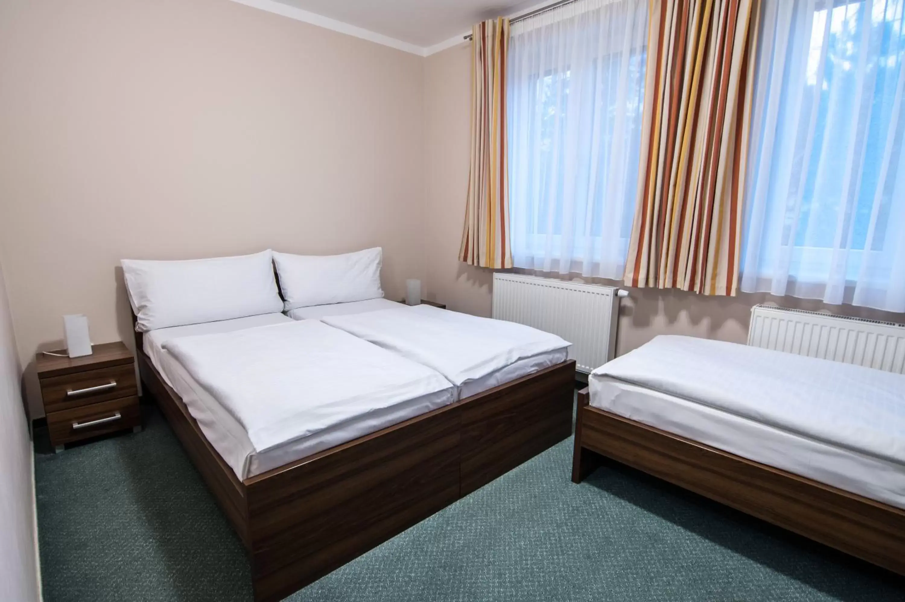 Triple Room in Pension Bed&Breakfast Triple Room in Pension Bed&Breakfast