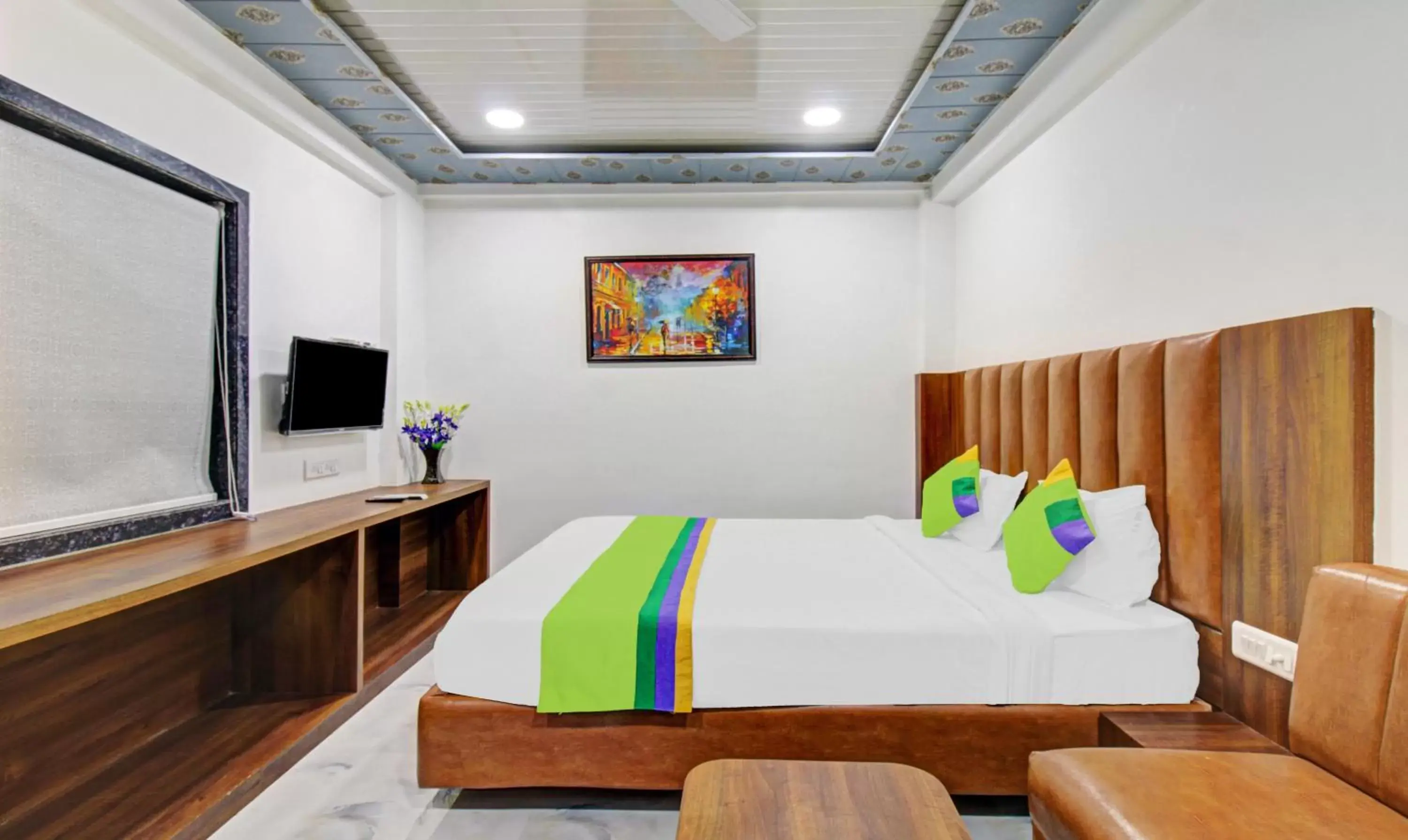 Deluxe Double Room - single occupancy in Treebo Hotel Rk Inn, Railway Station Deluxe Double Room - single occupancy in Treebo Hotel Rk Inn, Railway Station