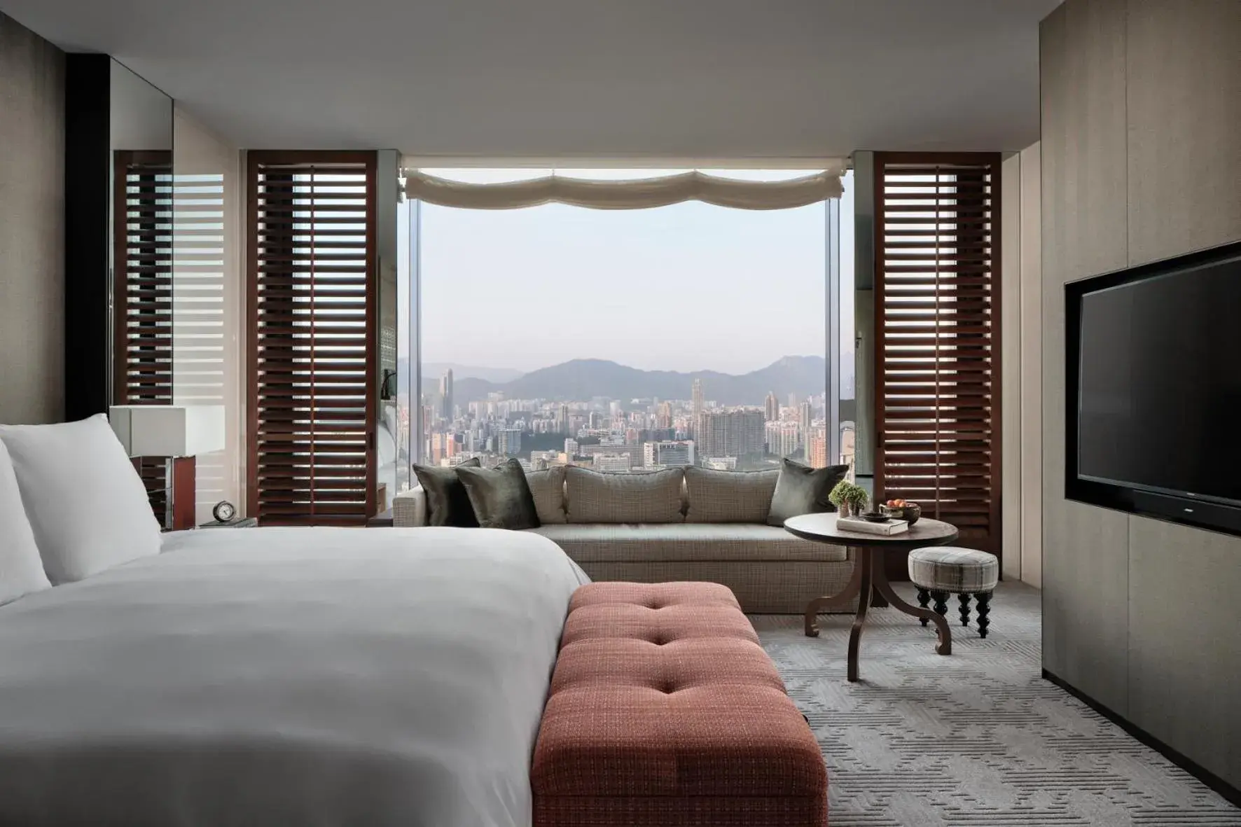 King Suite with Kowloon Peak View in Rosewood Hong Kong King Suite with Kowloon Peak View in Rosewood Hong Kong