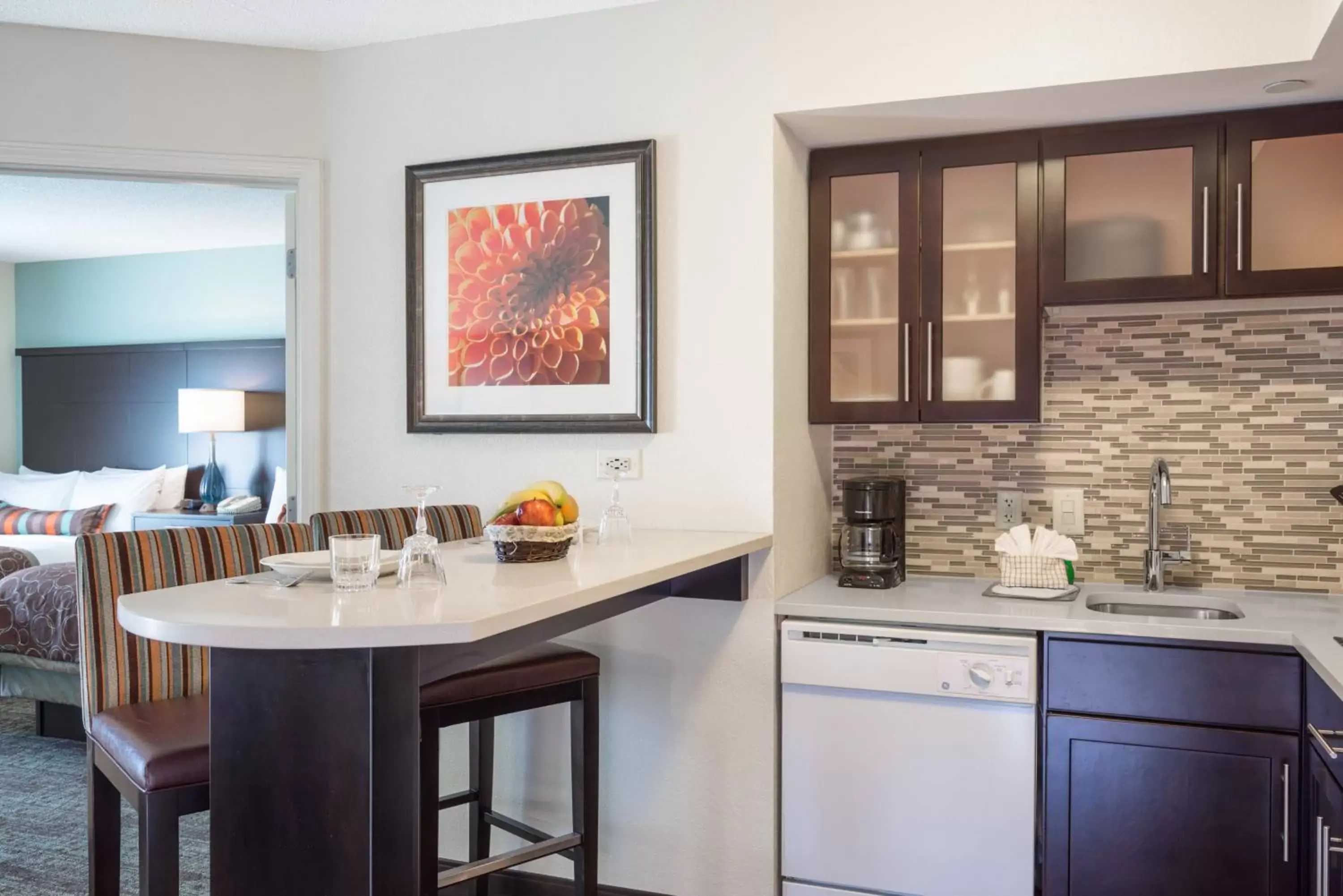 One-Bedroom Suite with Two Double Beds in Staybridge Suites Wilmington-Newark by IHG One-Bedroom Suite with Two Double Beds in Staybridge Suites Wilmington-Newark by IHG