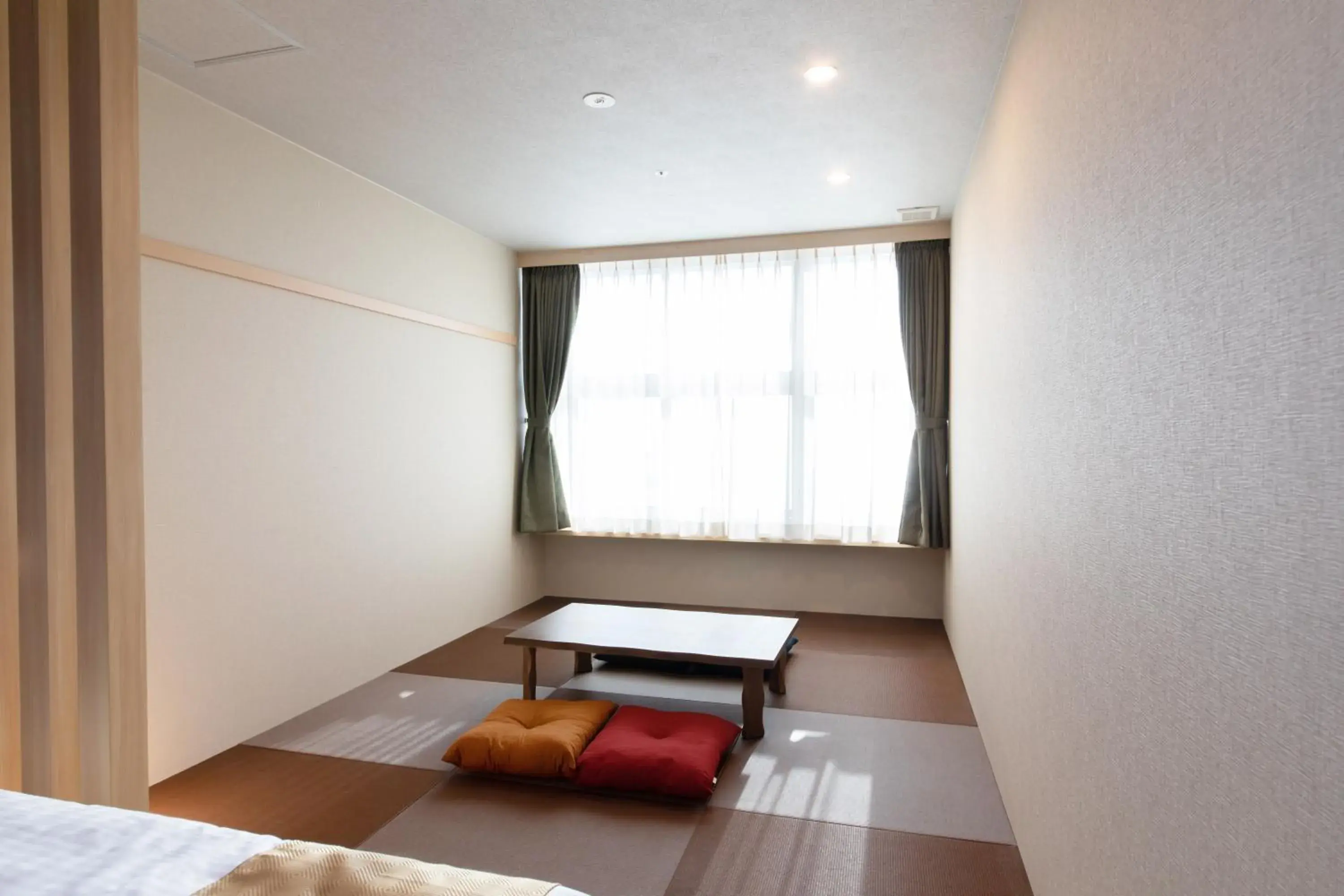 Twin Room with Tatami Area in Sakishima Cosmo Tower Hotel Twin Room with Tatami Area in Sakishima Cosmo Tower Hotel