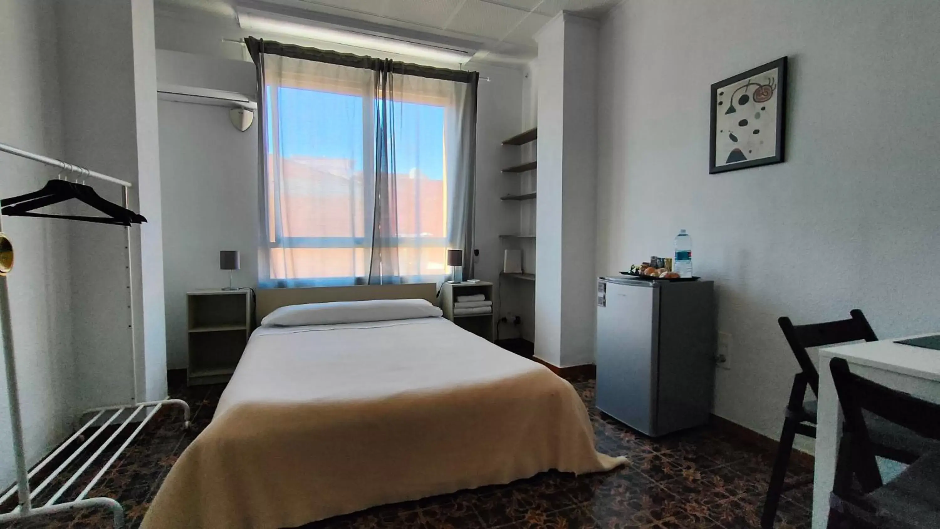 Double Room in Pensión Benavente AP-7 3 min - Playa 5 min coche Double Room in Pensión Benavente AP-7 3 min - Playa 5 min coche