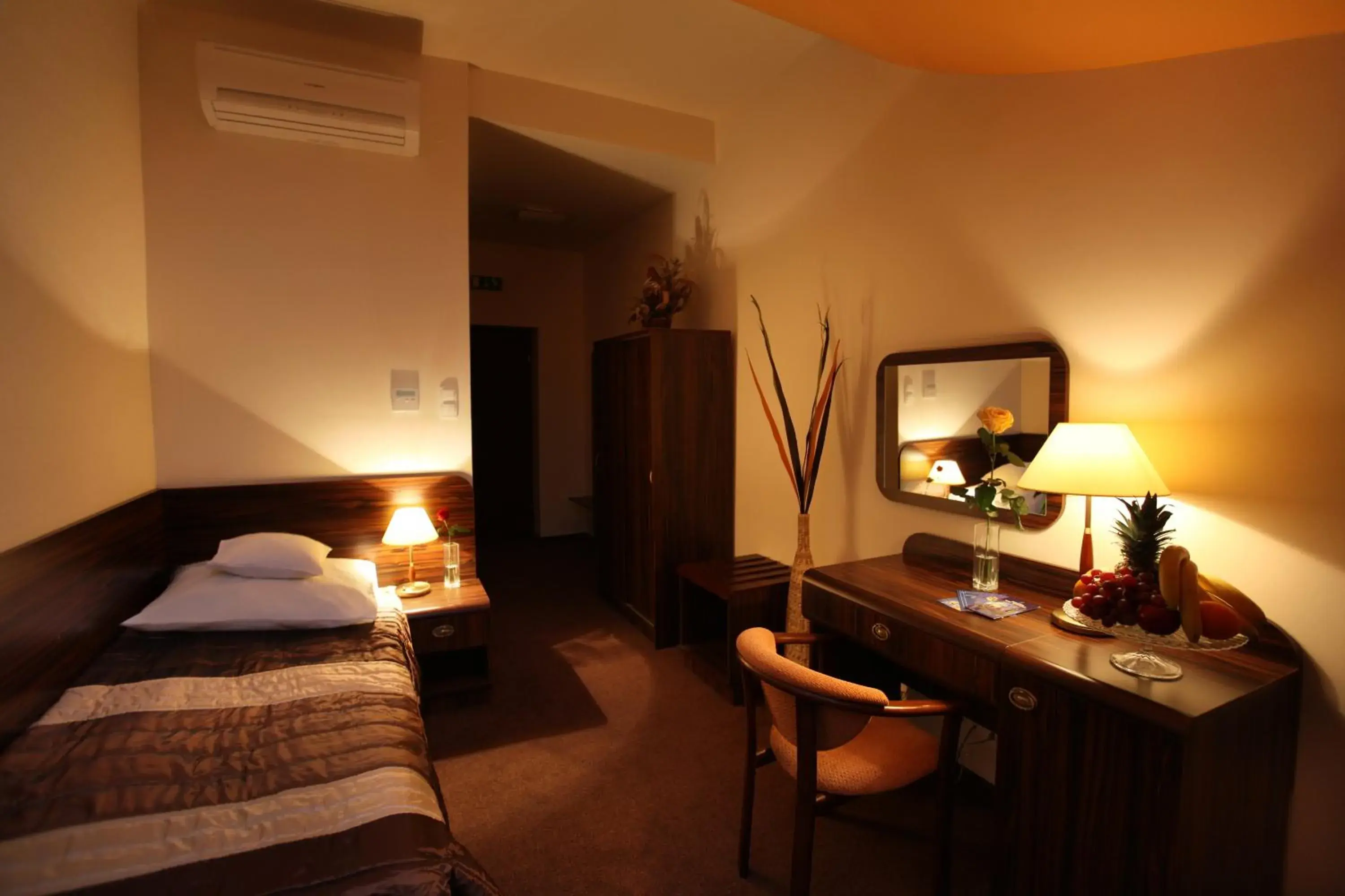 Single Room in Hotel Wit Stwosz Single Room in Hotel Wit Stwosz