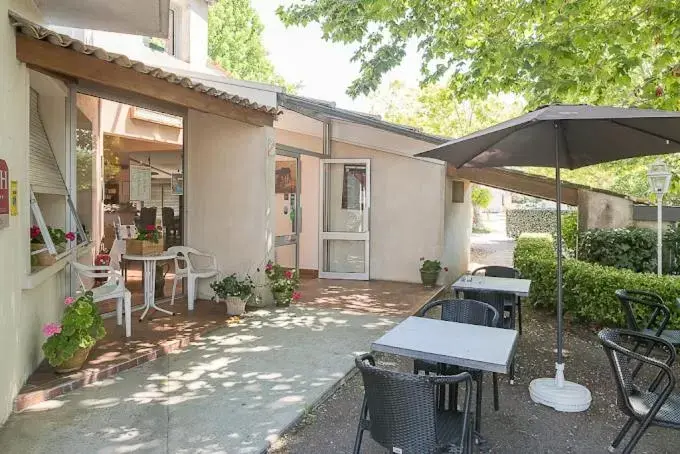 Hôtel Restaurant Platanes - KB HOTEL GROUP Hôtel Restaurant Platanes - KB HOTEL GROUP