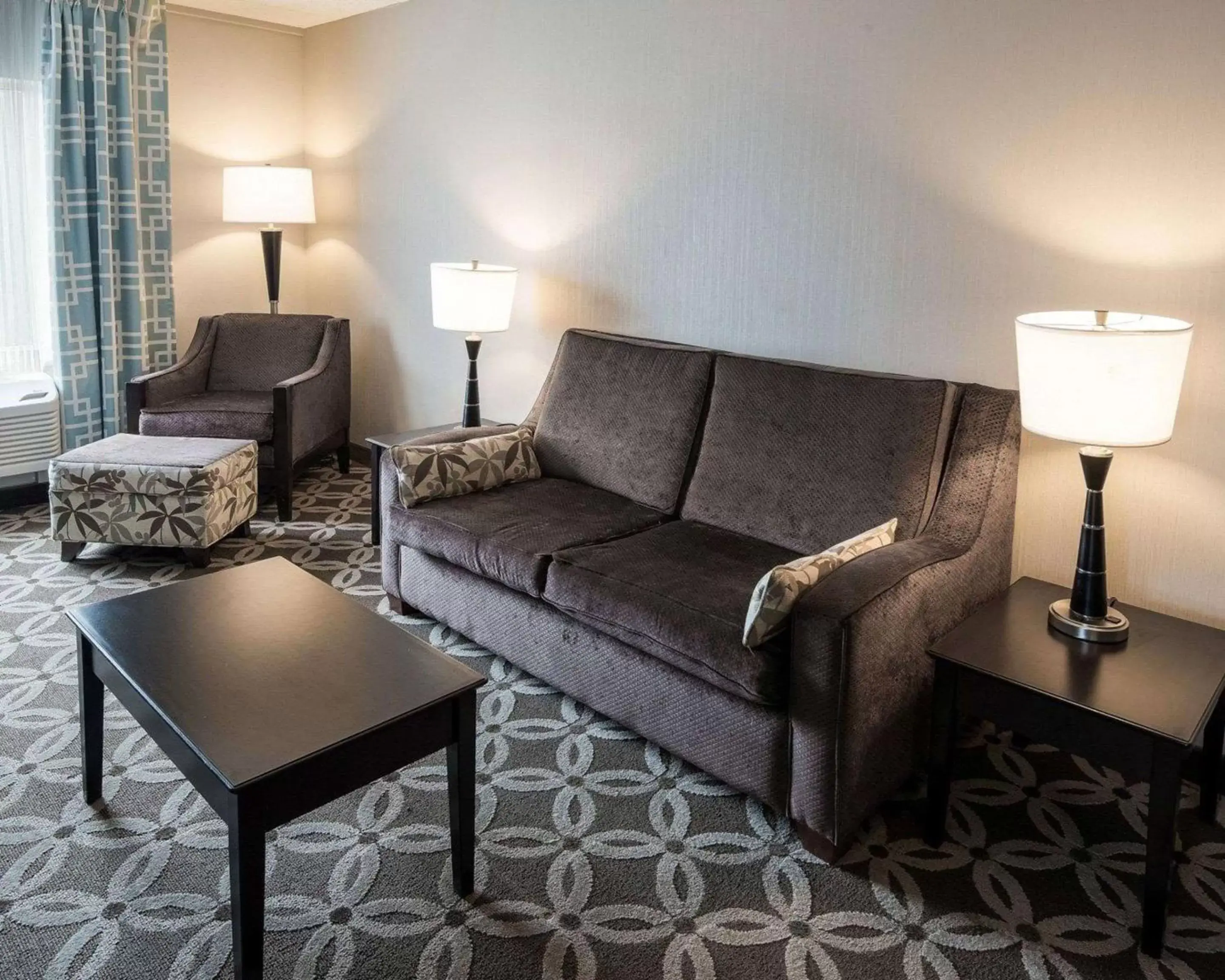 One King Bed Suite in Comfort Inn Rehoboth Beach One King Bed Suite in Comfort Inn Rehoboth Beach