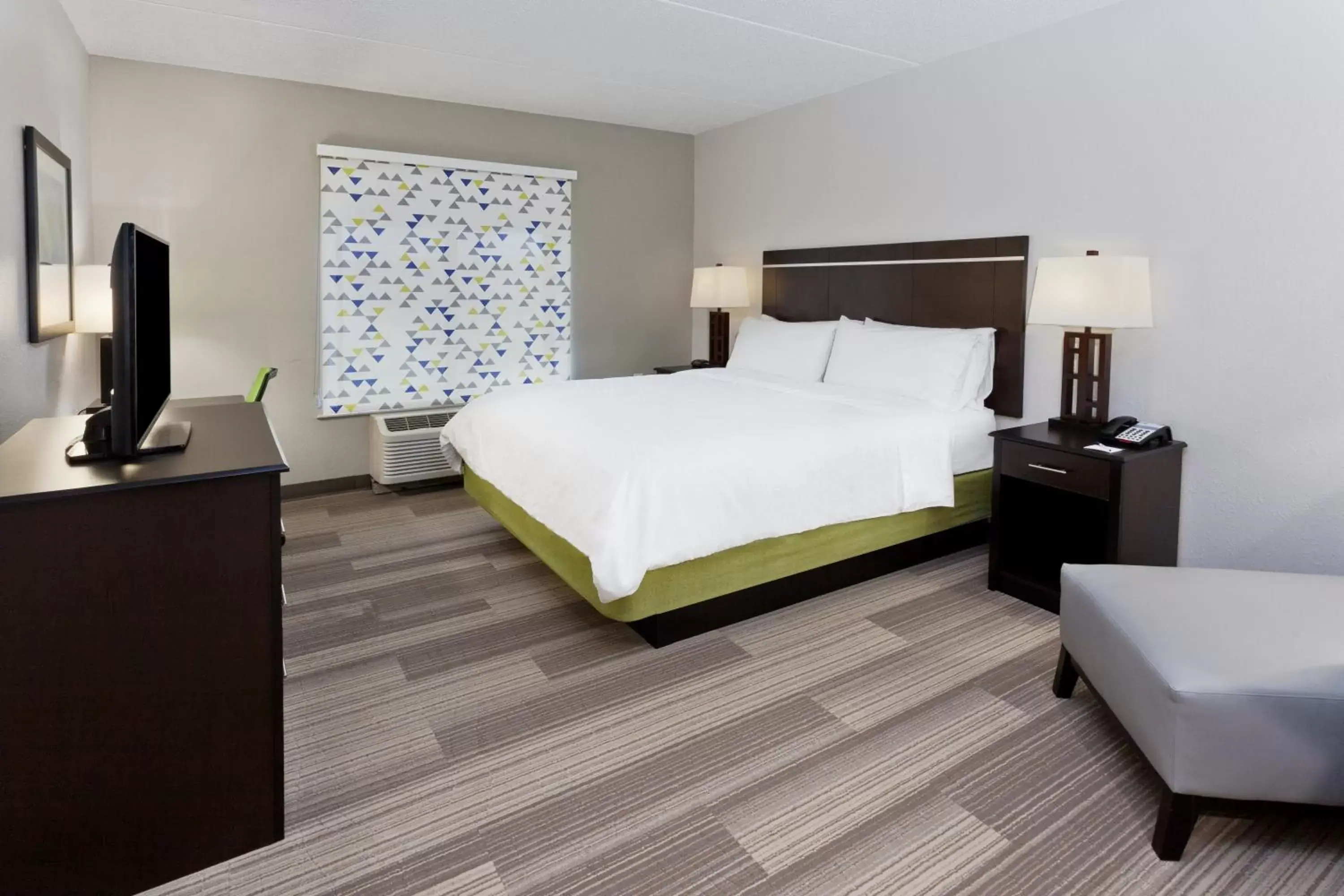 Standard King Room in Holiday Inn Express Hotel & Suites Montgomery Boyd-Cooper Parkway by IHG Standard King Room in Holiday Inn Express Hotel & Suites Montgomery Boyd-Cooper Parkway by IHG
