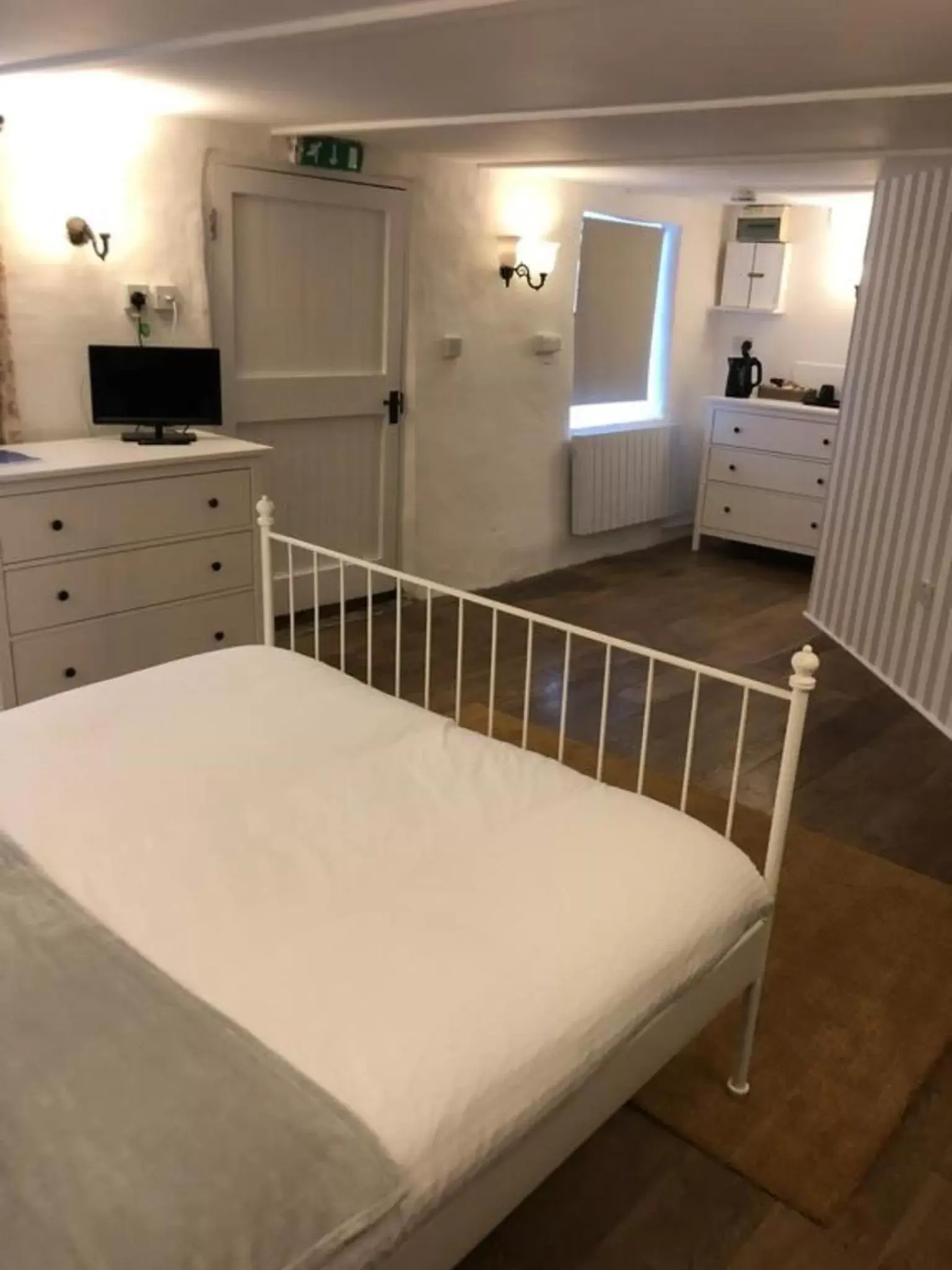 Double Room in The Engine Inn Double Room in The Engine Inn