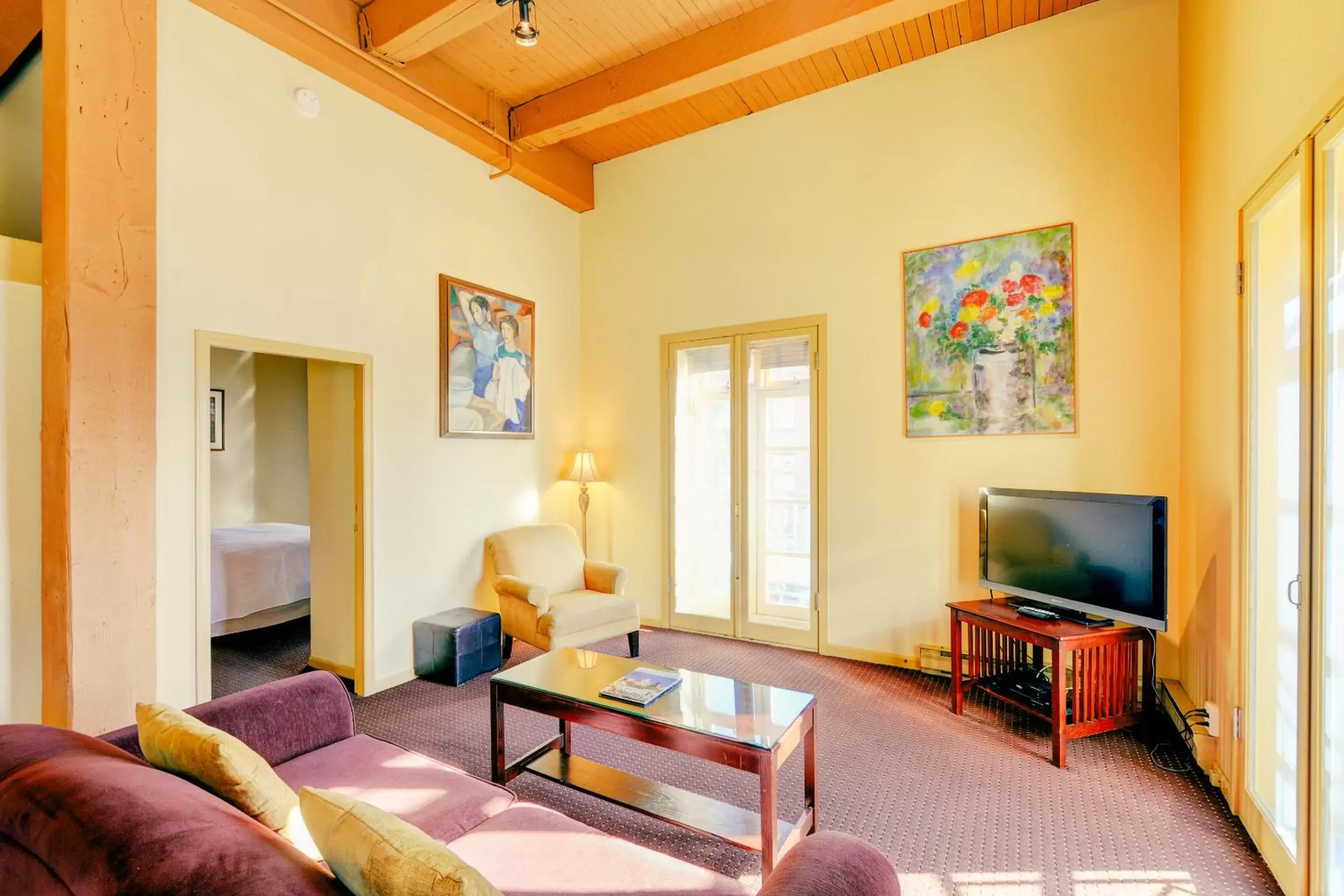 Duplex Suite in Swans Brewery, Pub & Hotel Duplex Suite in Swans Brewery, Pub & Hotel