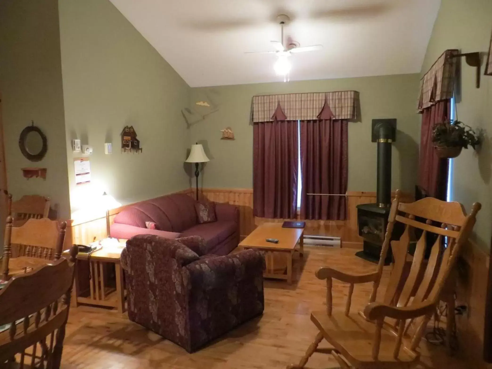 Two-Bedroom Chalet in Villegiature Deux Rivieres Resort Two-Bedroom Chalet in Villegiature Deux Rivieres Resort