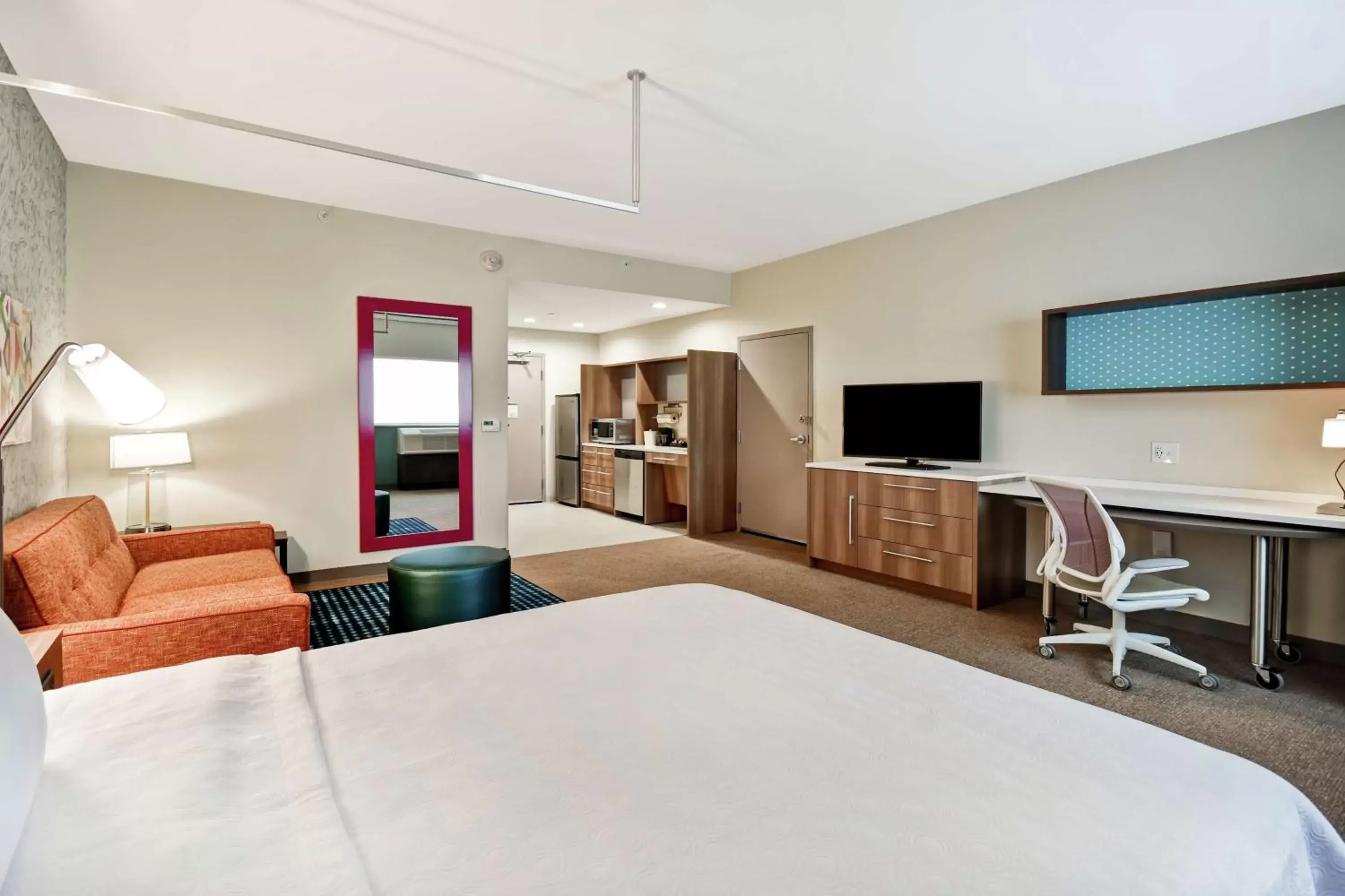 Queen Studio with Roll-In Shower - Mobility Access/Non-Smoking in Home2 Suites By Hilton Columbus Downtown Queen Studio with Roll-In Shower - Mobility Access/Non-Smoking in Home2 Suites By Hilton Columbus Downtown