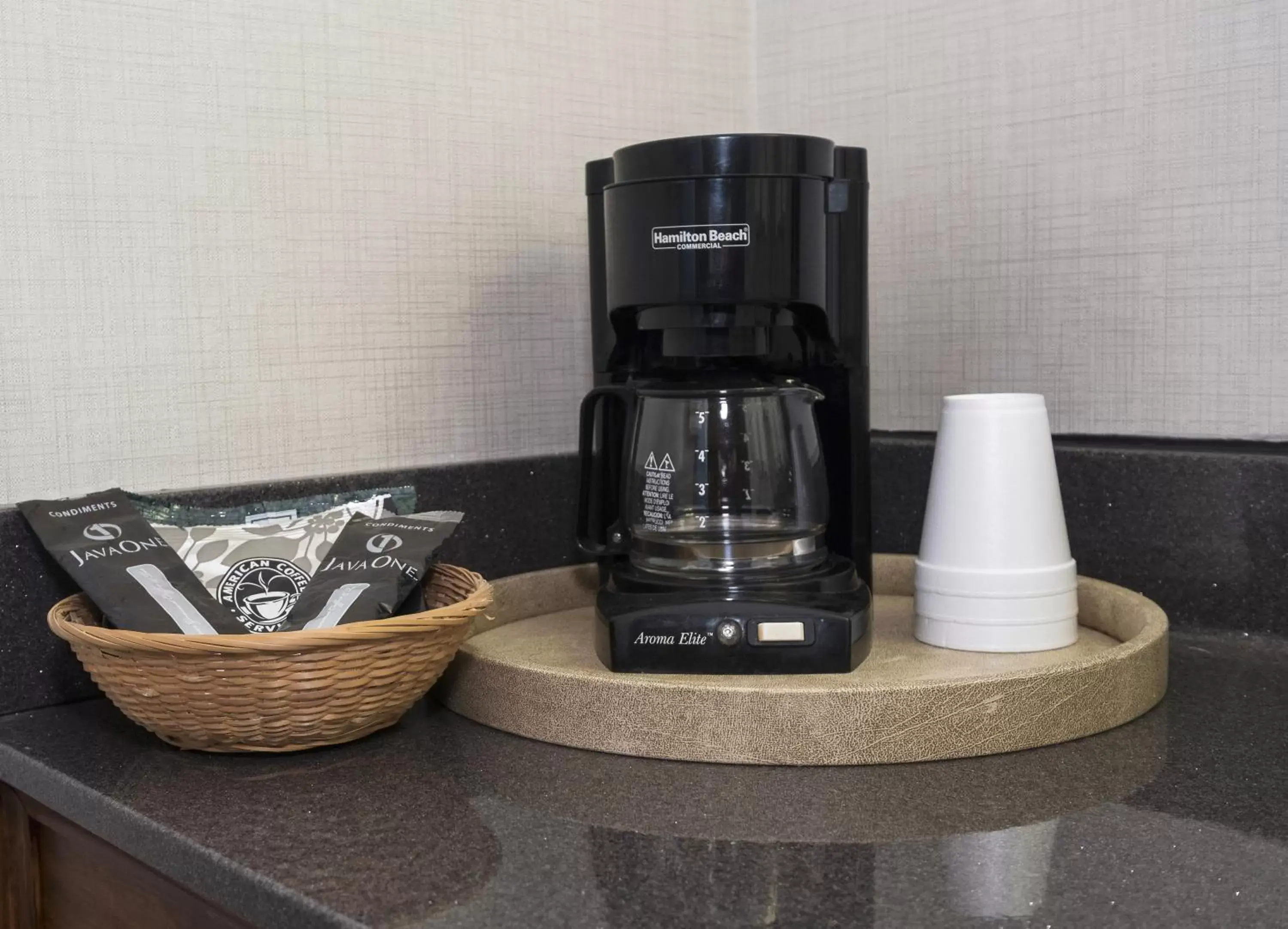 Superior King Room Non-Smoking in Red Roof Inn Uhrichsville Superior King Room Non-Smoking in Red Roof Inn Uhrichsville