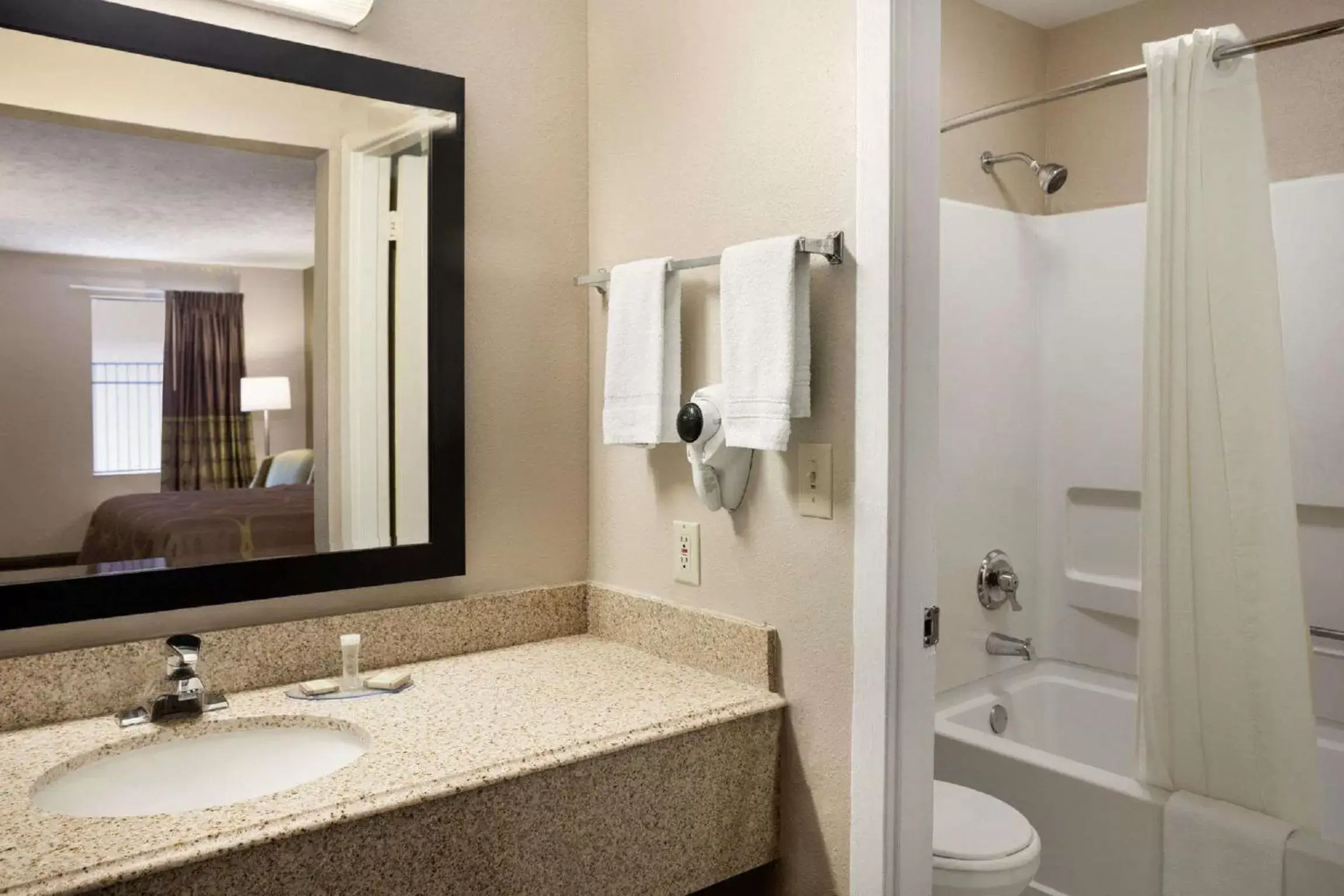 King Room - Non-Smoking in Super 8 by Wyndham Jackson King Room - Non-Smoking in Super 8 by Wyndham Jackson