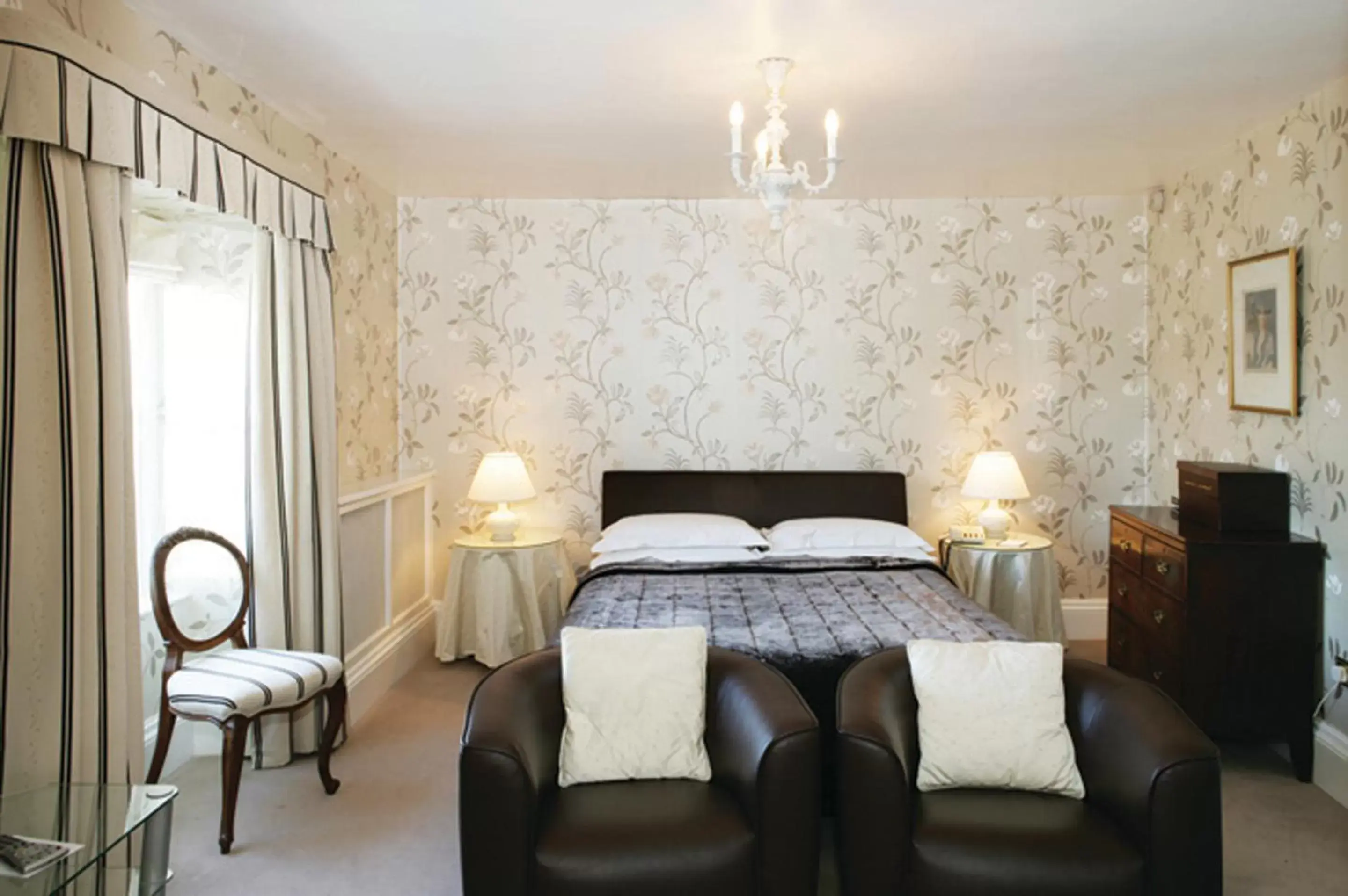 Hotel Double or Twin Room in Portmeirion Village & Castell Deudraeth Hotel Double or Twin Room in Portmeirion Village & Castell Deudraeth