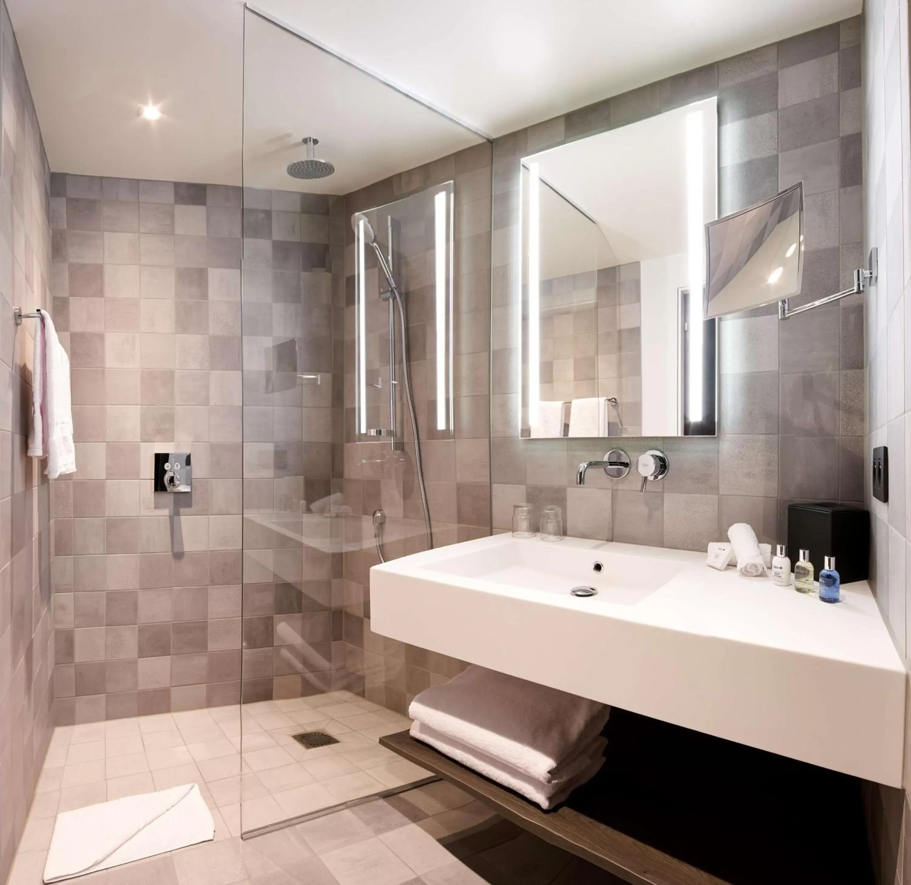 Standard Room in Radisson Blu Hotel, Bruges Standard Room in Radisson Blu Hotel, Bruges