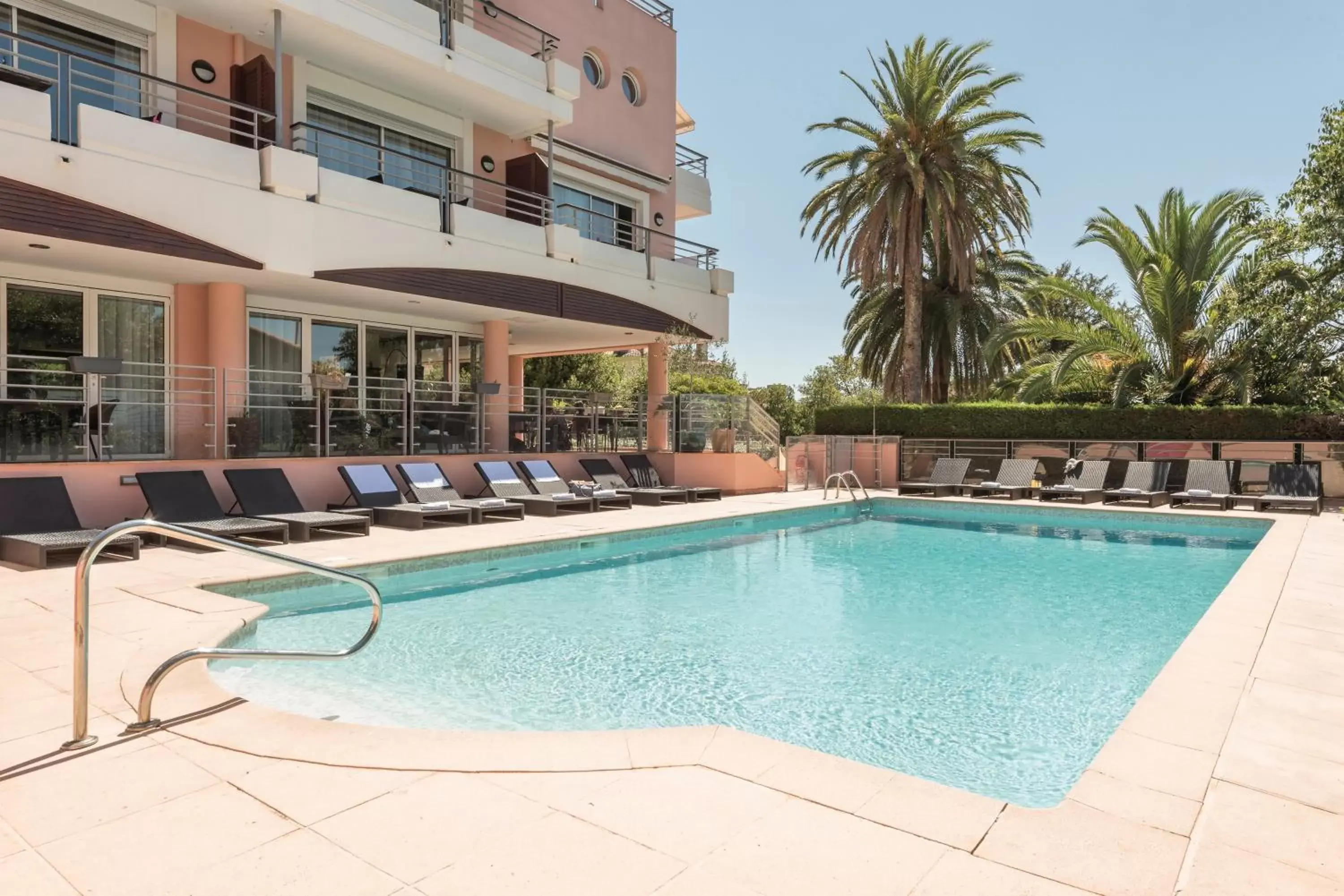 Zenitude Hôtel-Résidences Le Cannet Zenitude Hôtel-Résidences Le Cannet