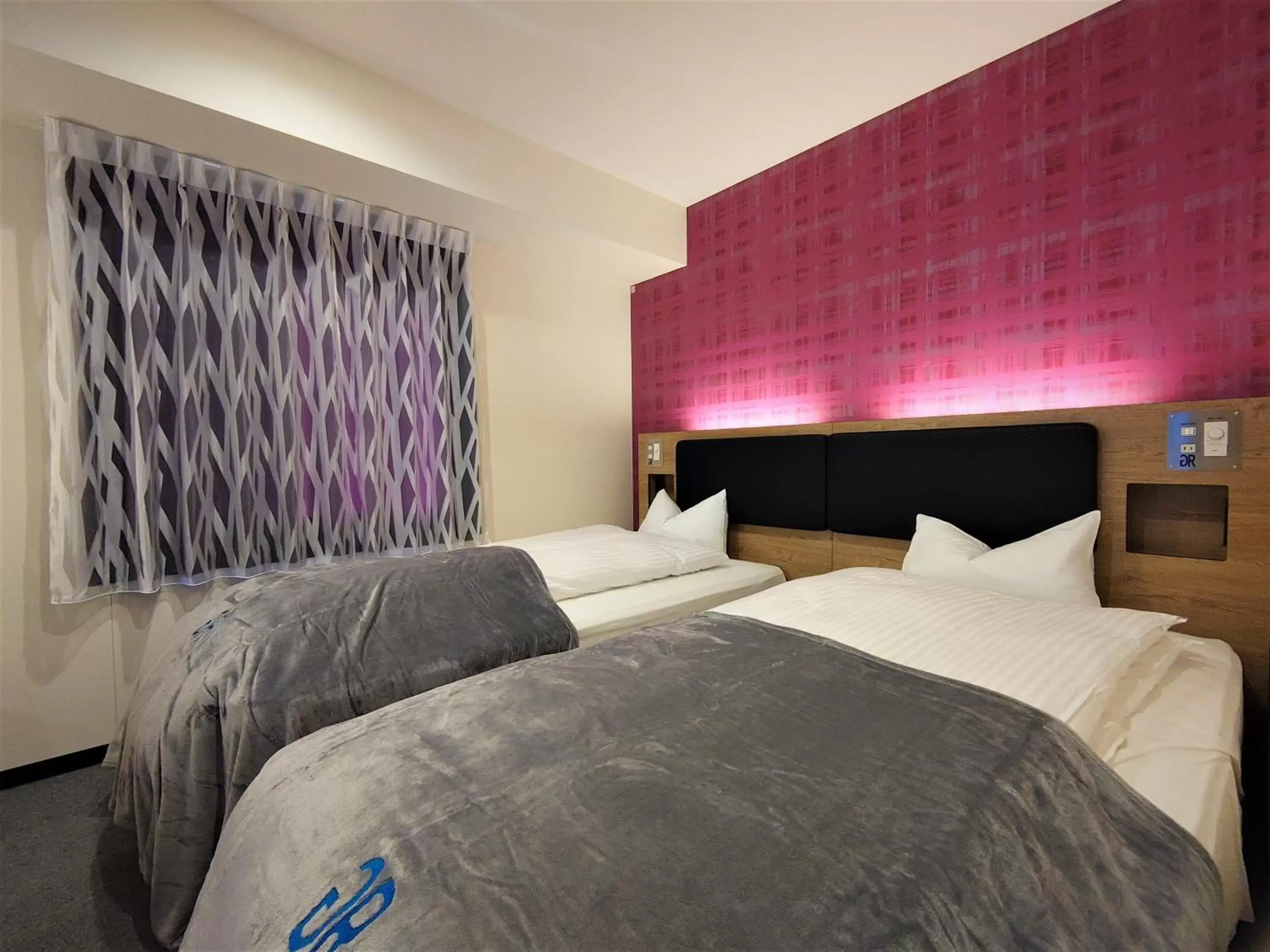 Twin Room - single occupancy - Smoking in Green Rich Hotel Nagoya Nishiki (Artificial hot spring Futamata Yunohana) Twin Room - single occupancy - Smoking in Green Rich Hotel Nagoya Nishiki (Artificial hot spring Futamata Yunohana)