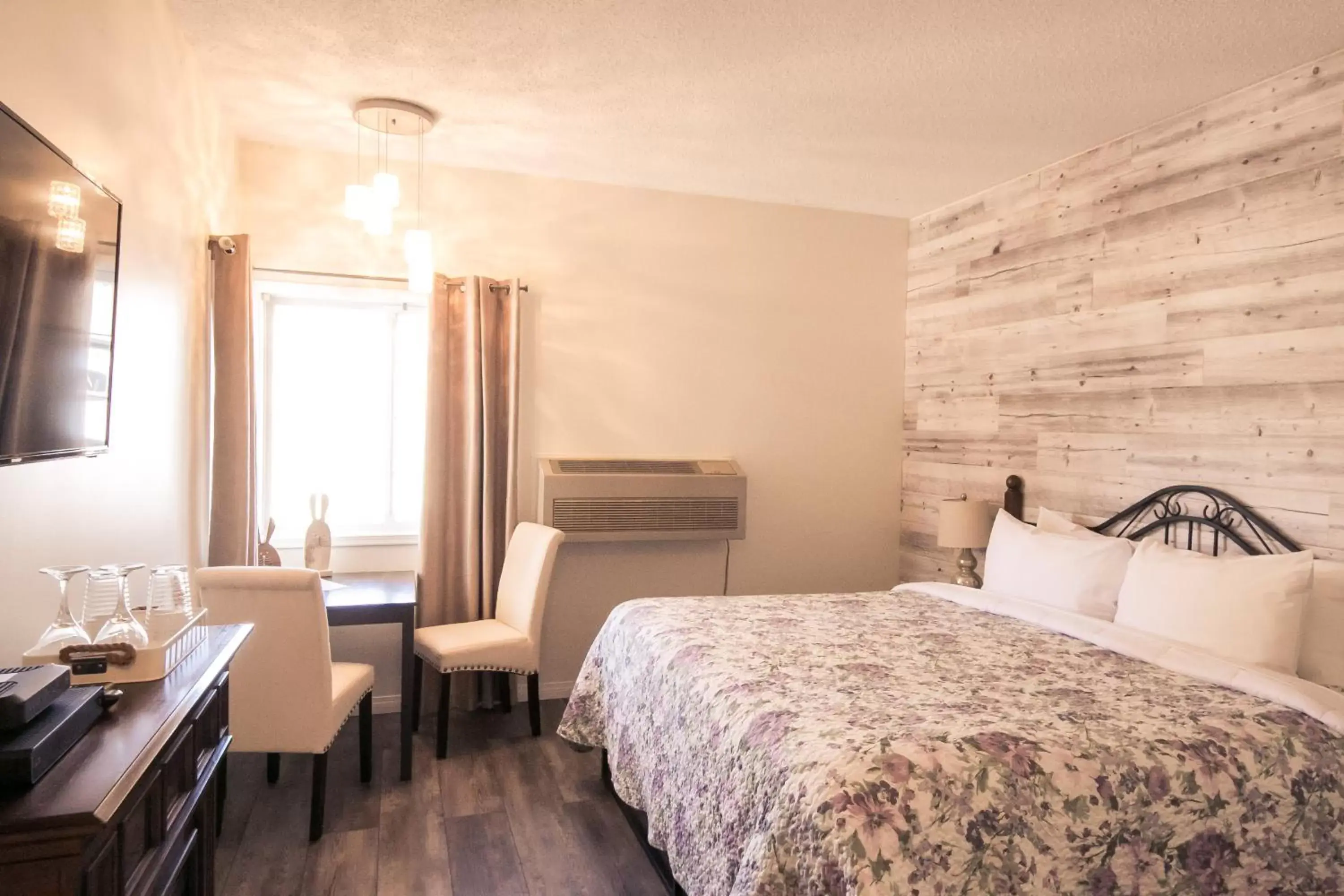 King Room - Adults Only in Inn on Canyon King Room - Adults Only in Inn on Canyon