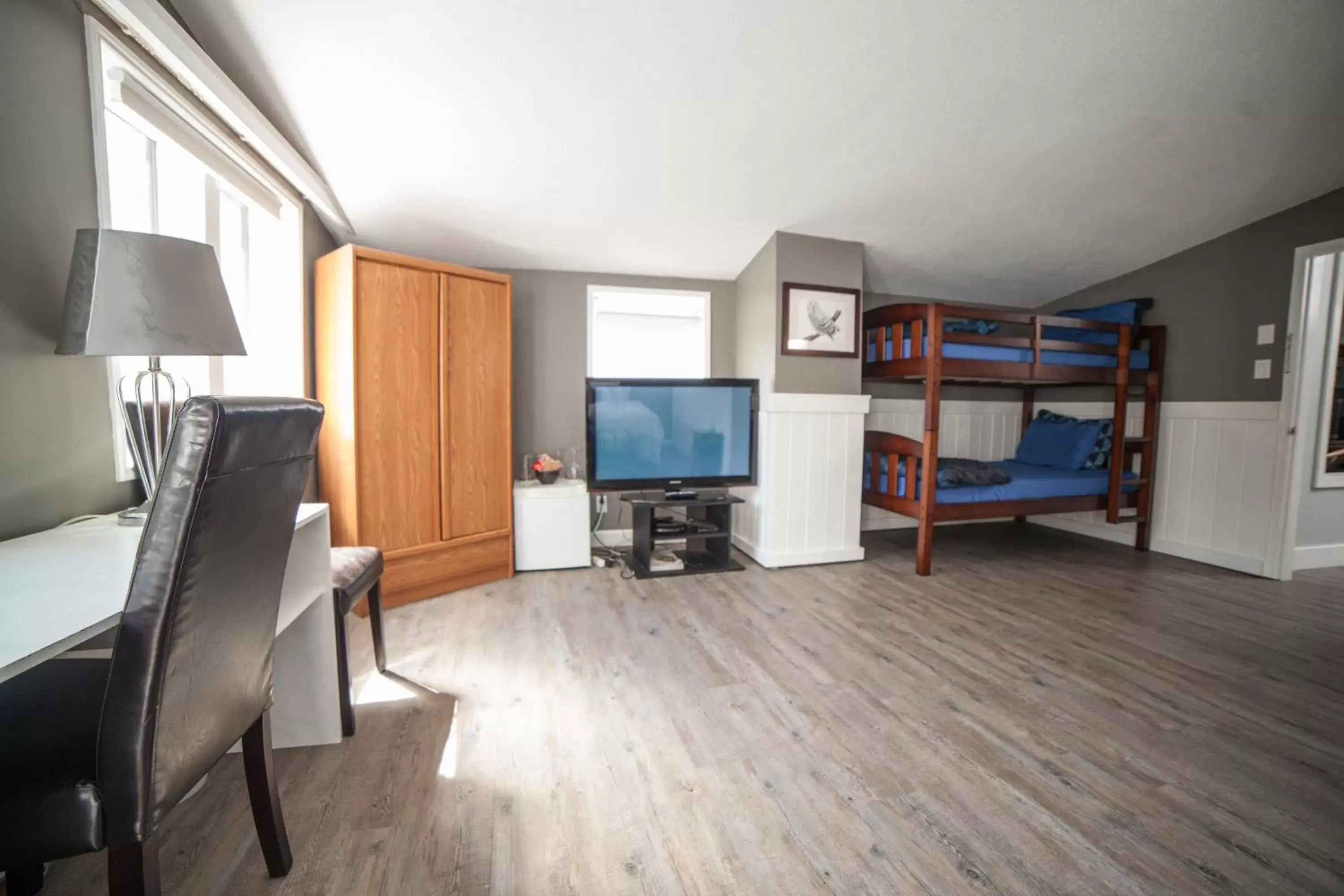 King Suite with Spa Bath in Tall Trees Bed & Breakfast King Suite with Spa Bath in Tall Trees Bed & Breakfast