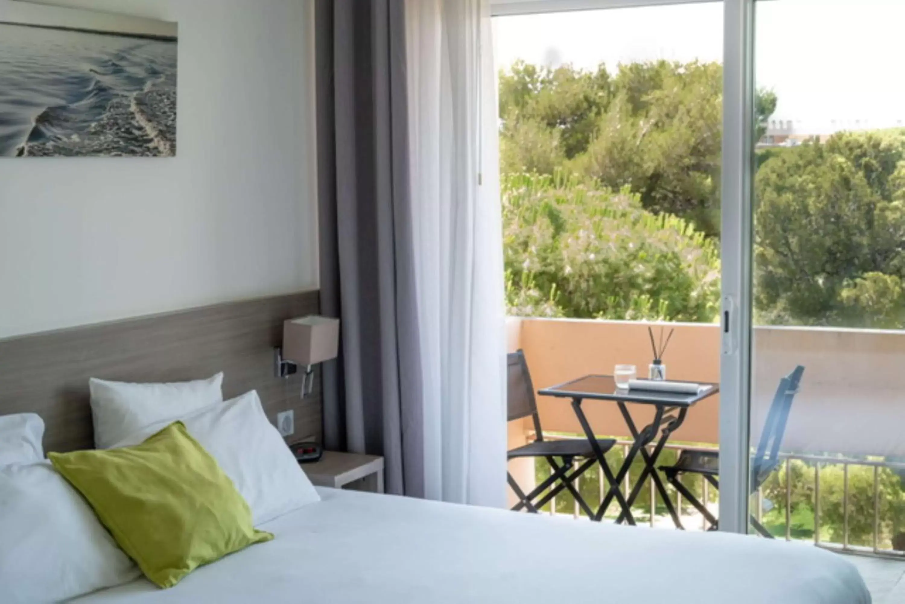 Superior Queen Room in Best Western Hôtel des Thermes - Balaruc les Bains Sète Superior Queen Room in Best Western Hôtel des Thermes - Balaruc les Bains Sète