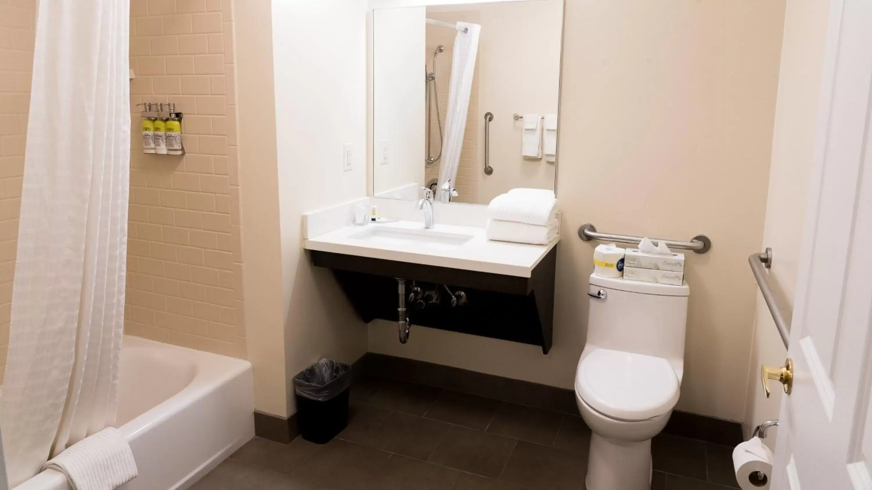 Queen Studio Suite with Mobility Accessible Tub - Non-Smoking in Candlewood Suites Saint Joseph - Benton Harbor, an IHG Hotel Queen Studio Suite with Mobility Accessible Tub - Non-Smoking in Candlewood Suites Saint Joseph - Benton Harbor, an IHG Hotel