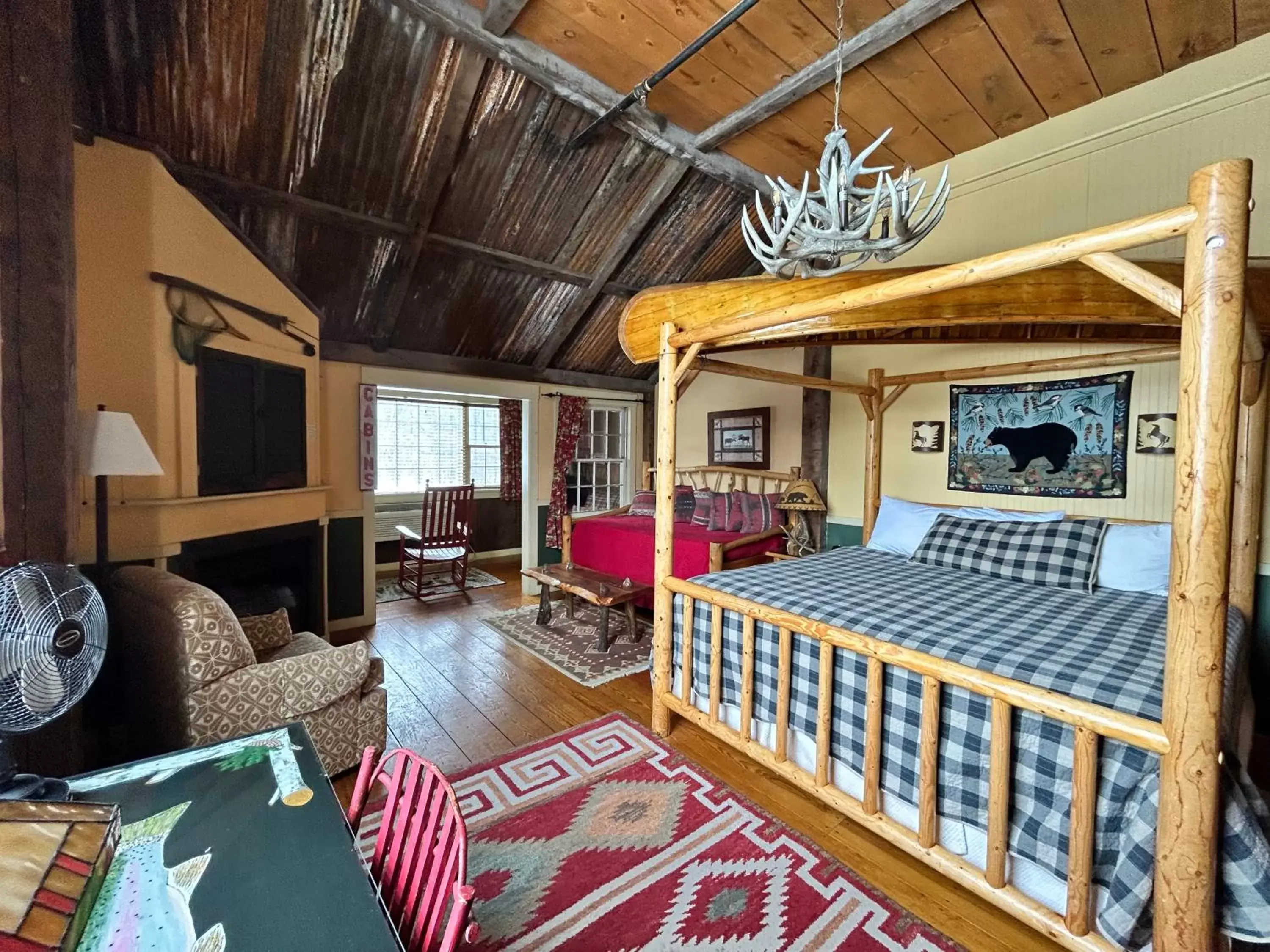 King Suite in The Common Man Inn, Spa & Lodge King Suite in The Common Man Inn, Spa & Lodge