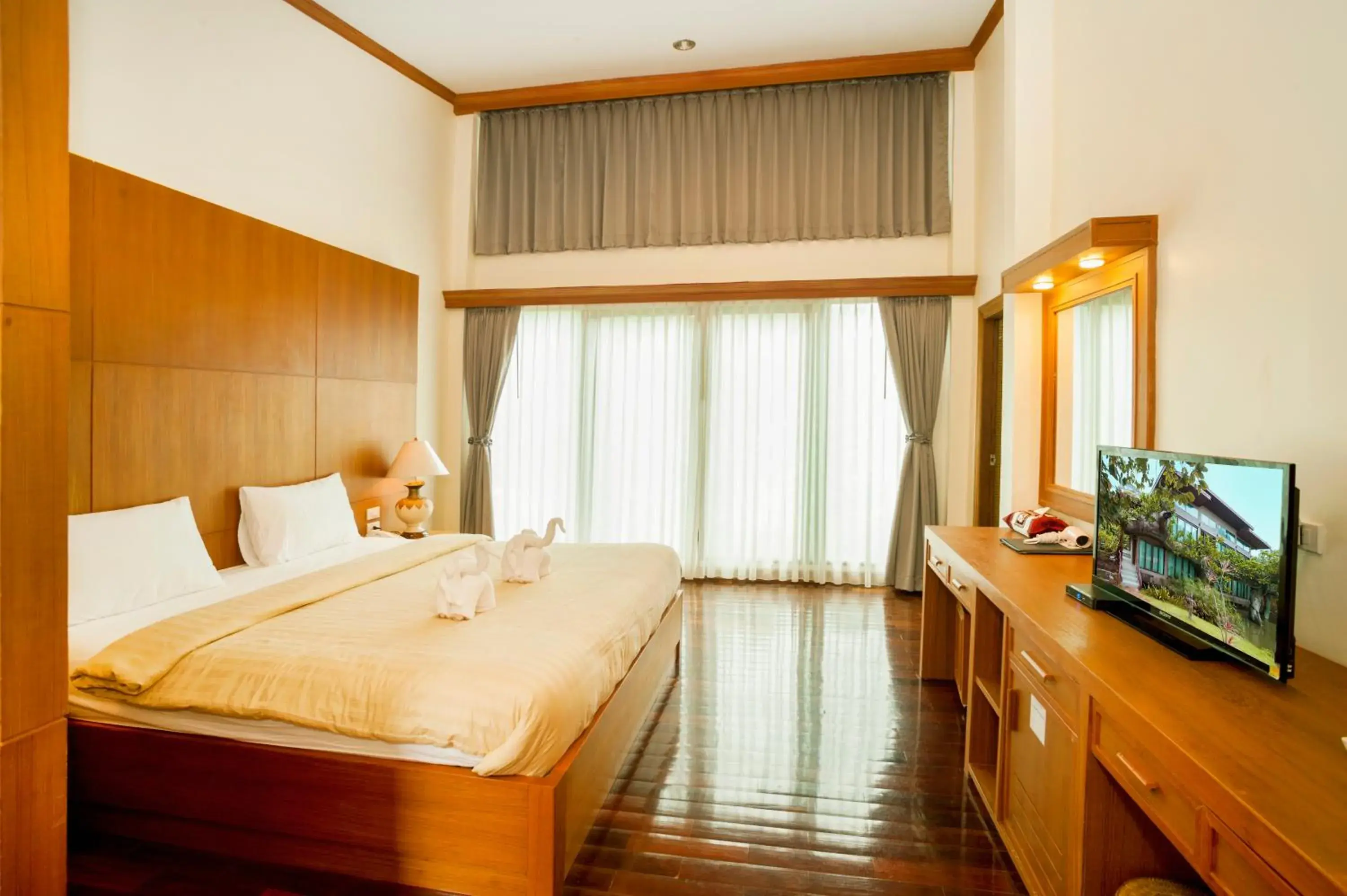 Deluxe Double Room with Pool View in Blues River Resort Deluxe Double Room with Pool View in Blues River Resort