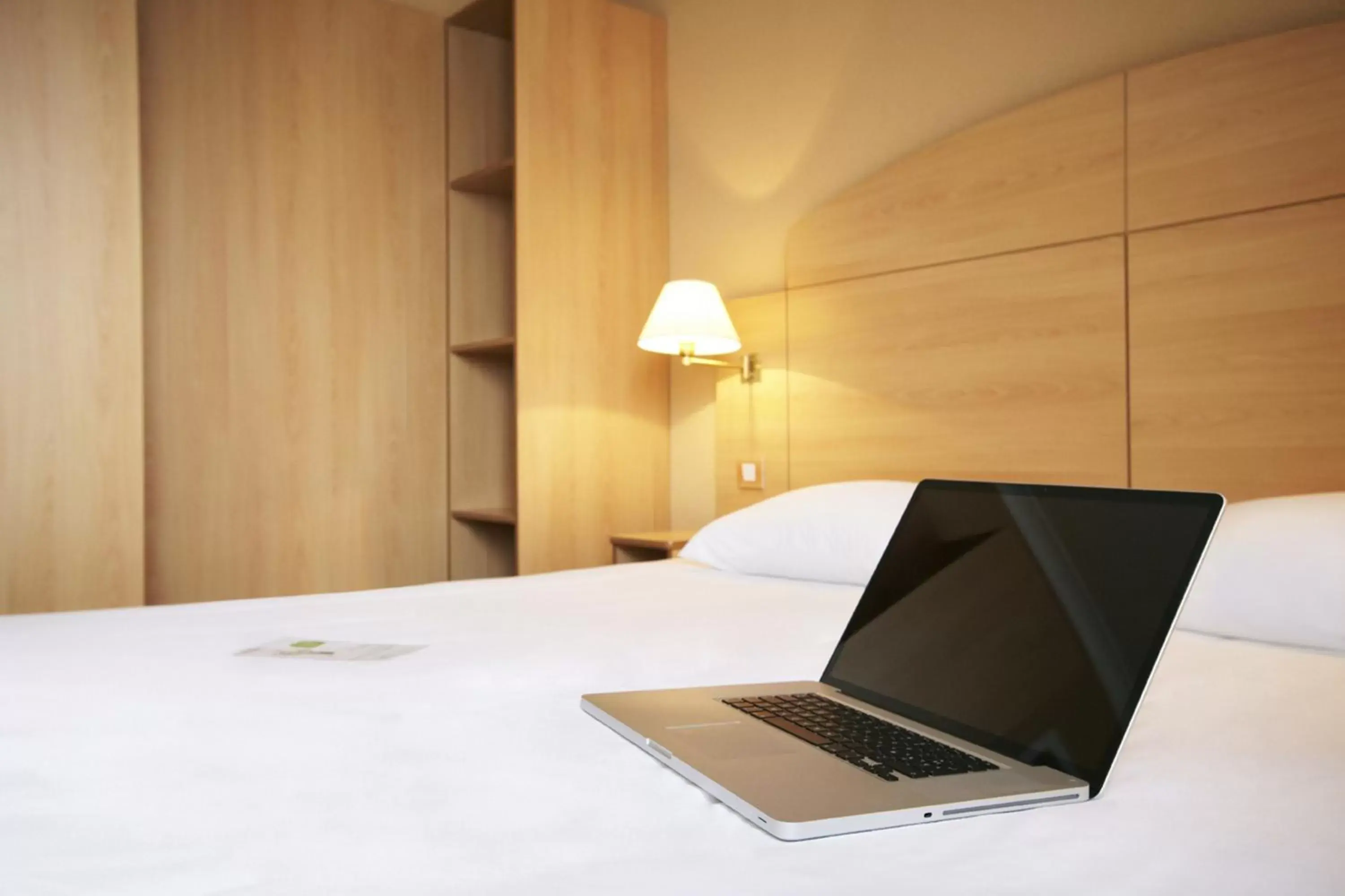 Double Room in Campanile Hotel & Restaurant Brussels Vilvoorde Double Room in Campanile Hotel & Restaurant Brussels Vilvoorde