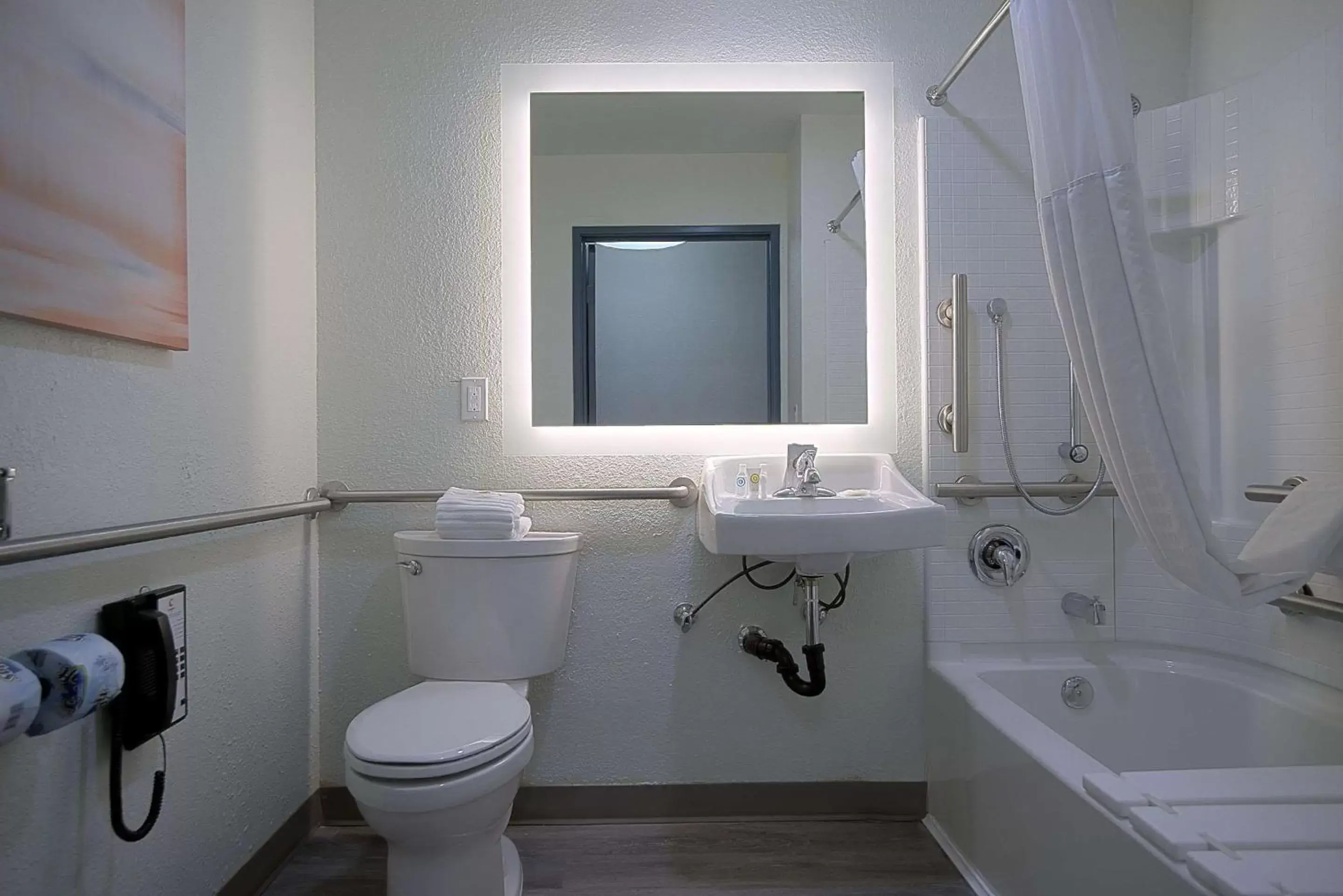 King Suite with Tub and Sitting Area - Accessible/Non-Smoking in Comfort Inn & Suites Sierra Vista near Ft Huachuca King Suite with Tub and Sitting Area - Accessible/Non-Smoking in Comfort Inn & Suites Sierra Vista near Ft Huachuca