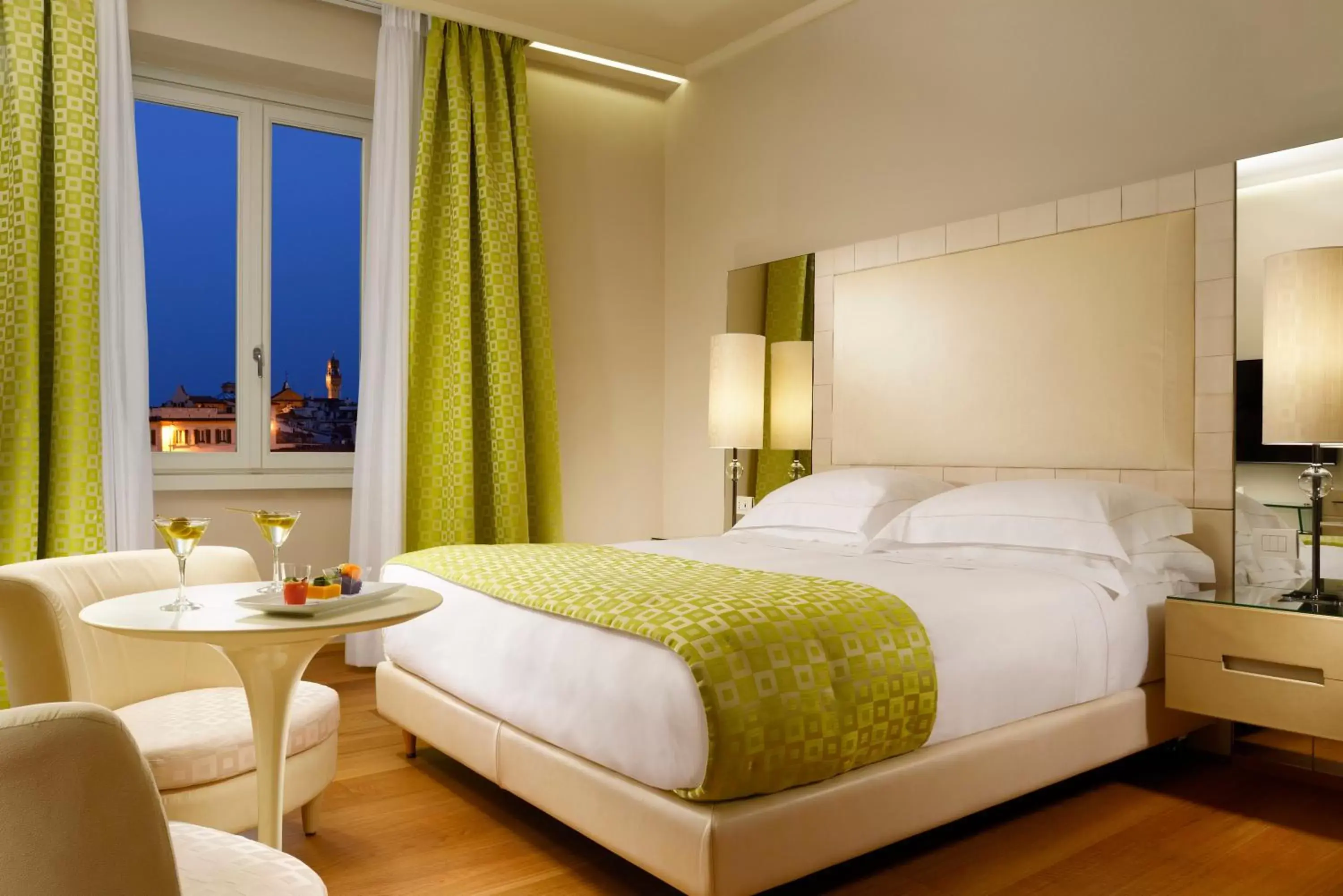 Deluxe Double Room in Grand Hotel Minerva Deluxe Double Room in Grand Hotel Minerva