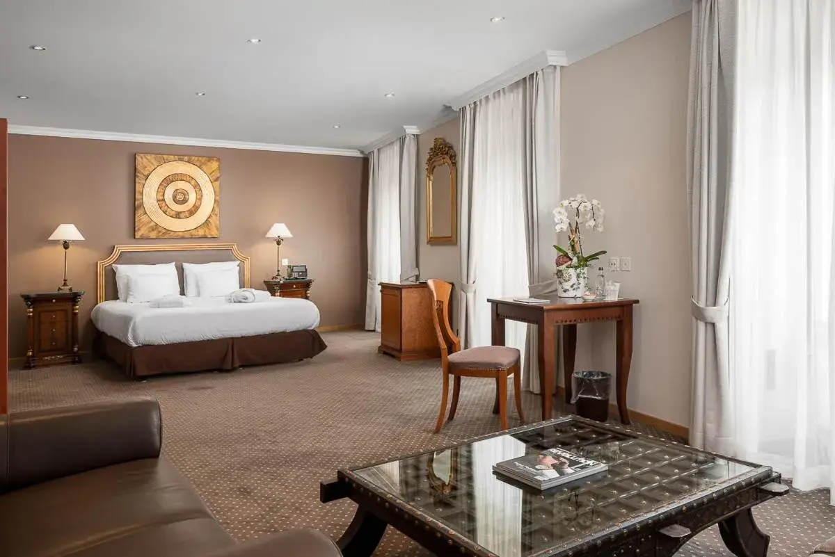 Family Room - single occupancy in Hotel Le Rive Family Room - single occupancy in Hotel Le Rive