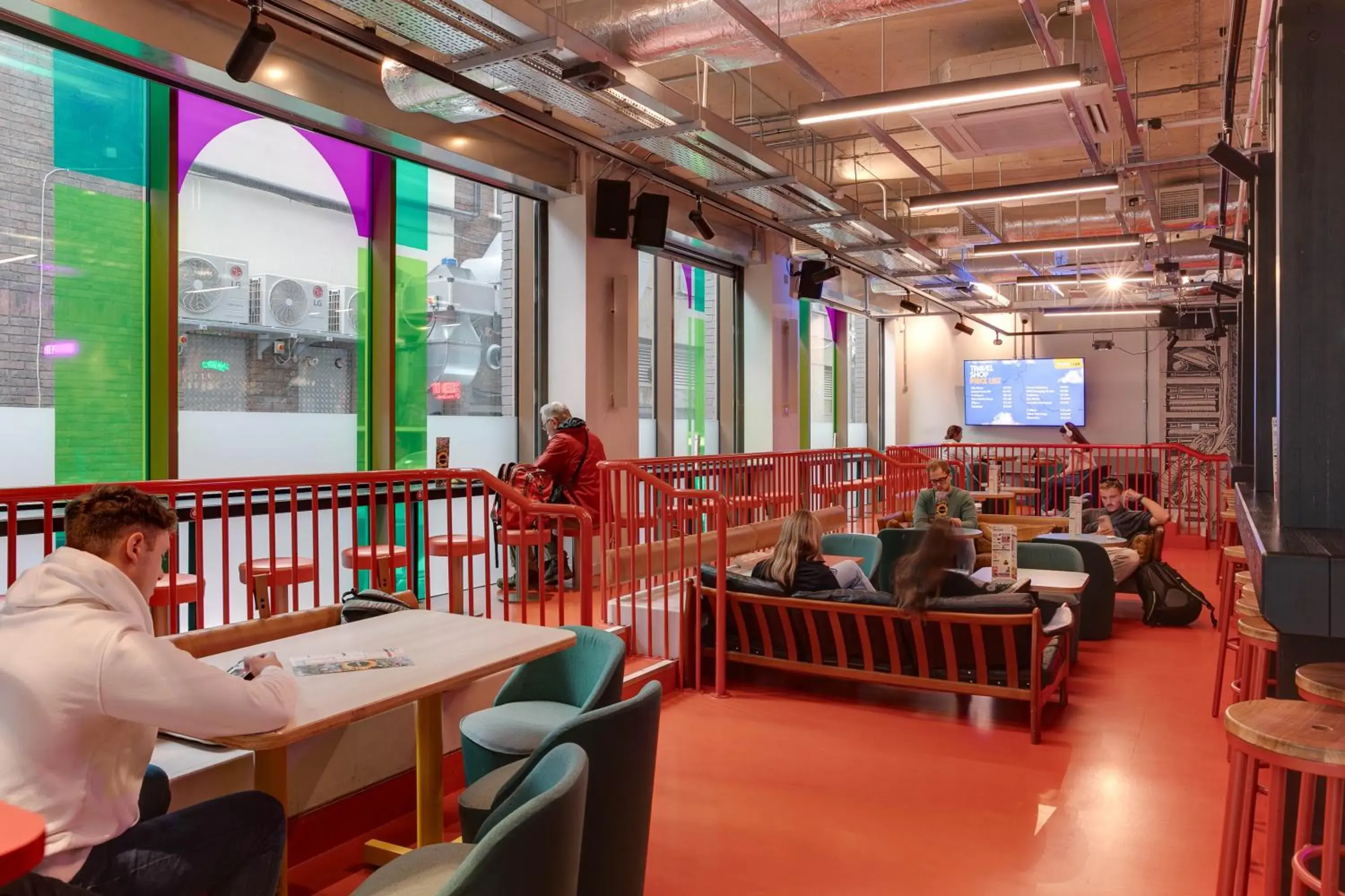 Clink i Lár Clink i Lár