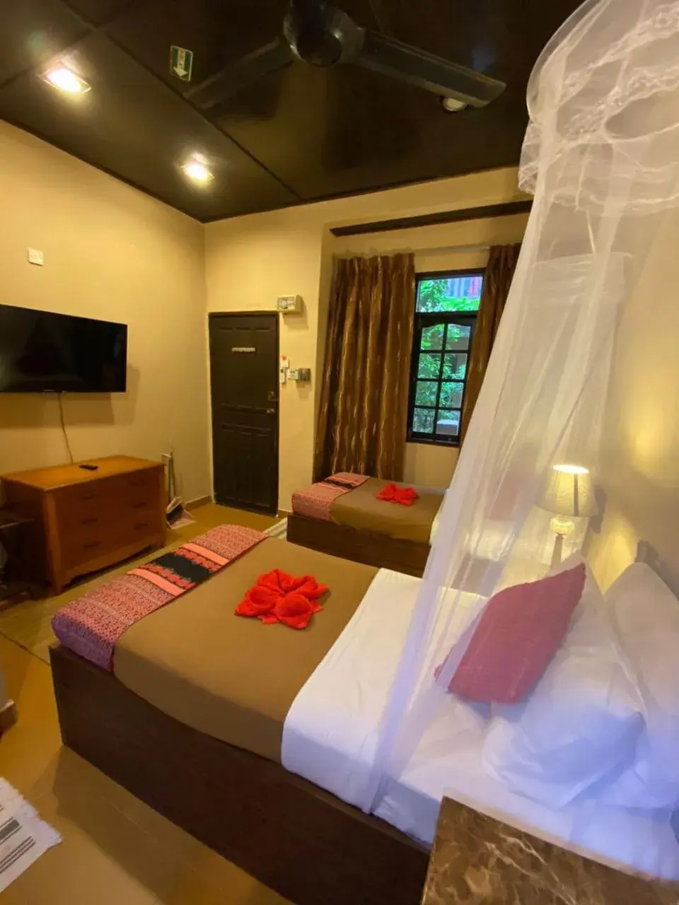 Superior Twin Room in Ombak Dive Resort Perhentian Island Superior Twin Room in Ombak Dive Resort Perhentian Island