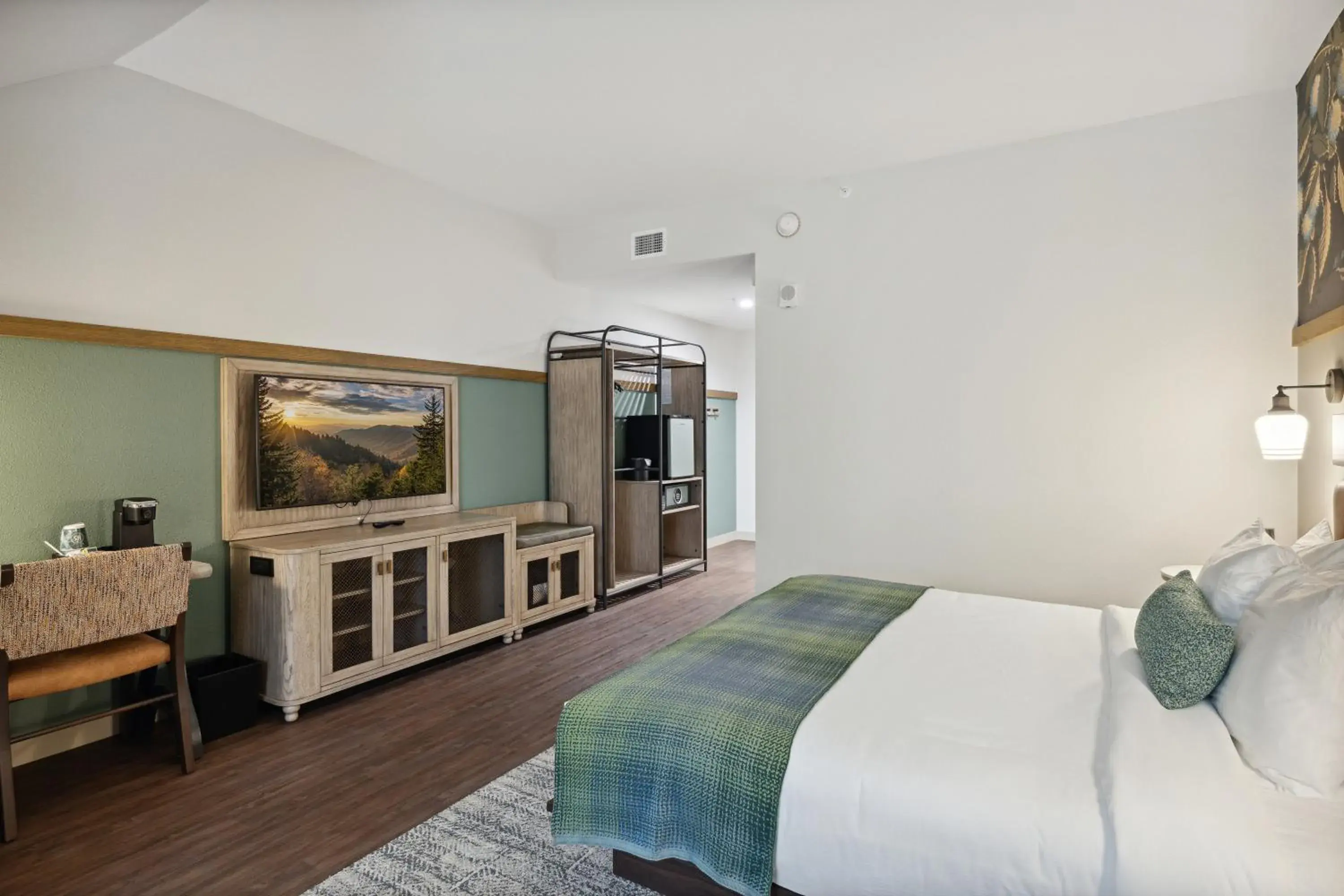 King Room with Sleeper Sofa Balcony in Dollywood's HeartSong Lodge & Resort King Room with Sleeper Sofa Balcony in Dollywood's HeartSong Lodge & Resort