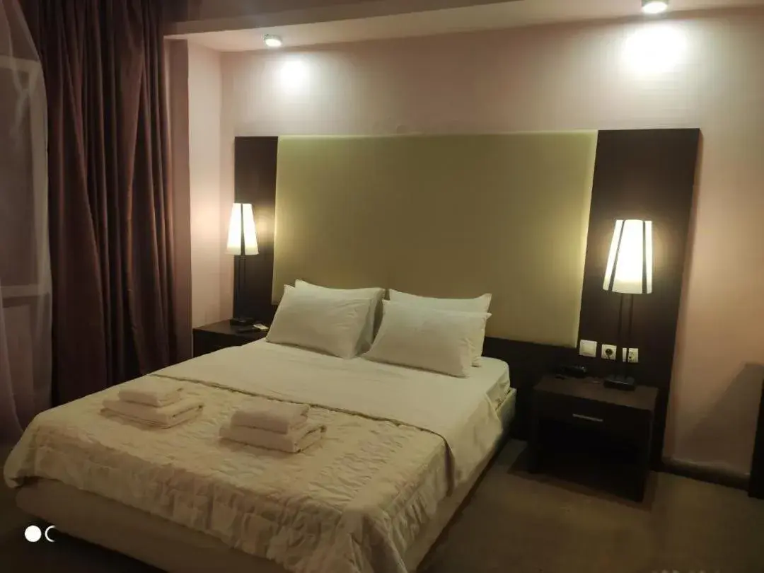 Double or Twin Room in Assembly Hotel Double or Twin Room in Assembly Hotel