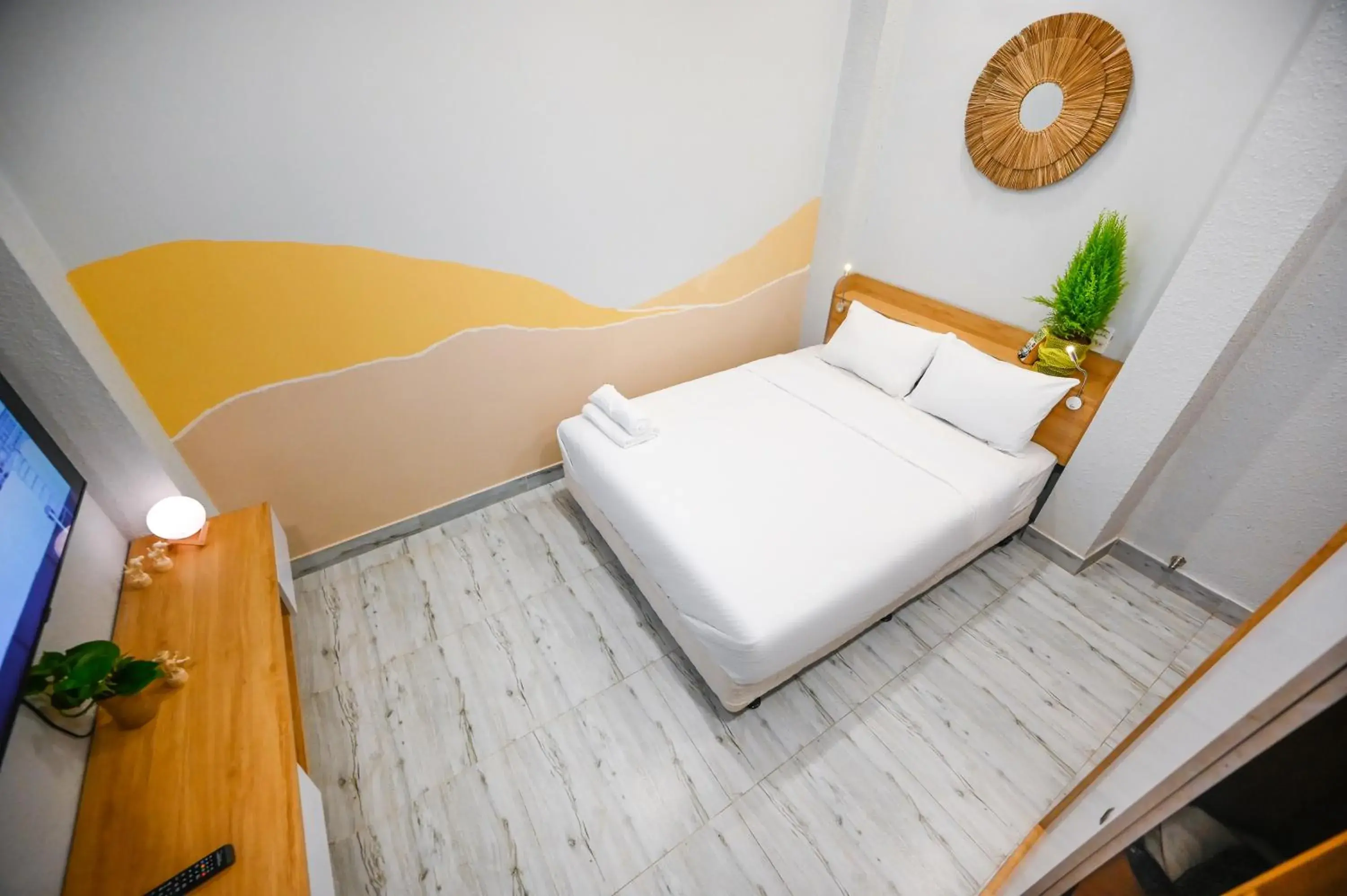 Deluxe Double Room - single occupancy in LalaHouse Spring Apartment - Saigon Center Deluxe Double Room - single occupancy in LalaHouse Spring Apartment - Saigon Center