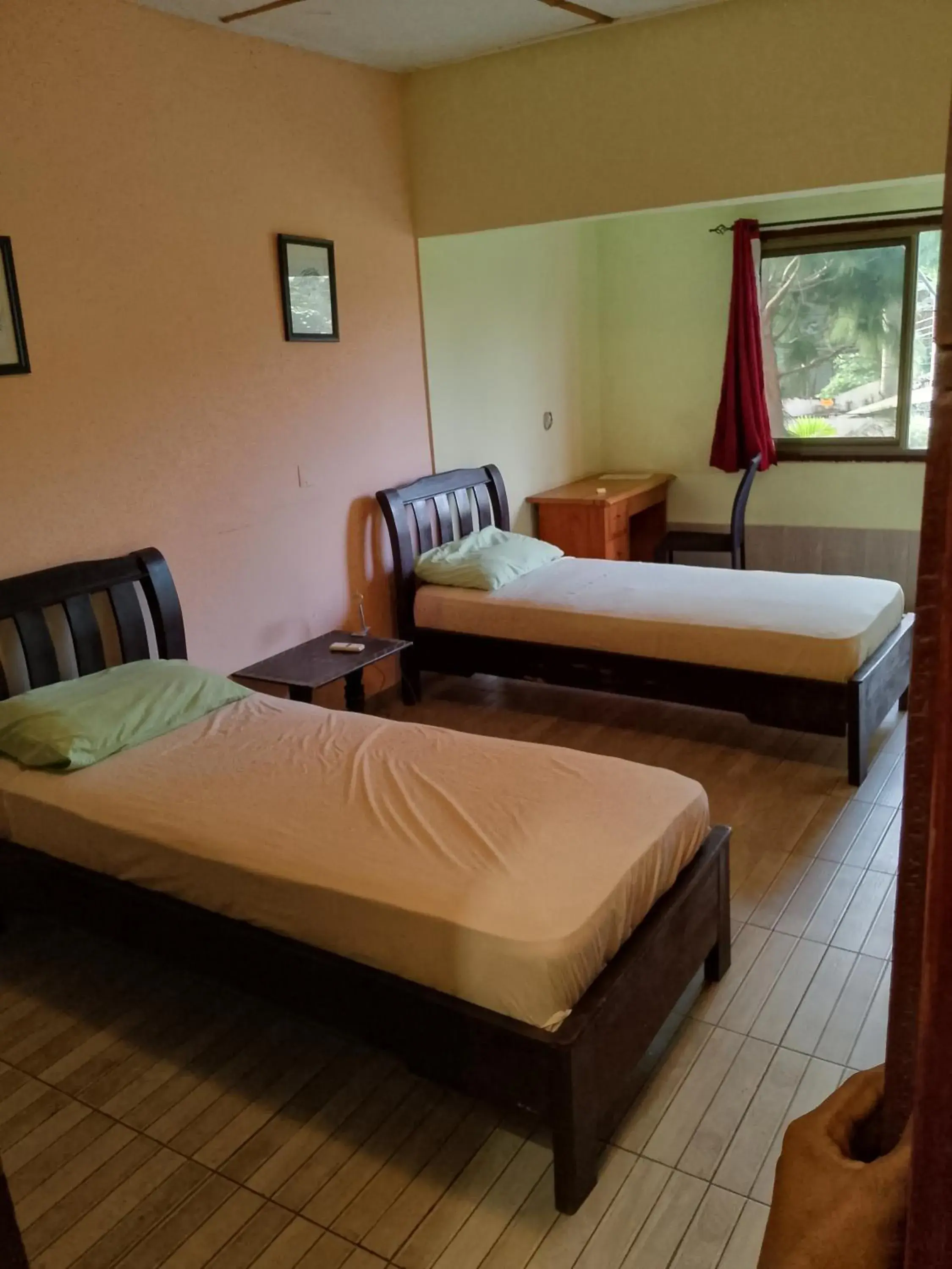 Budget Twin Room in Omanye Lodge Budget Twin Room in Omanye Lodge