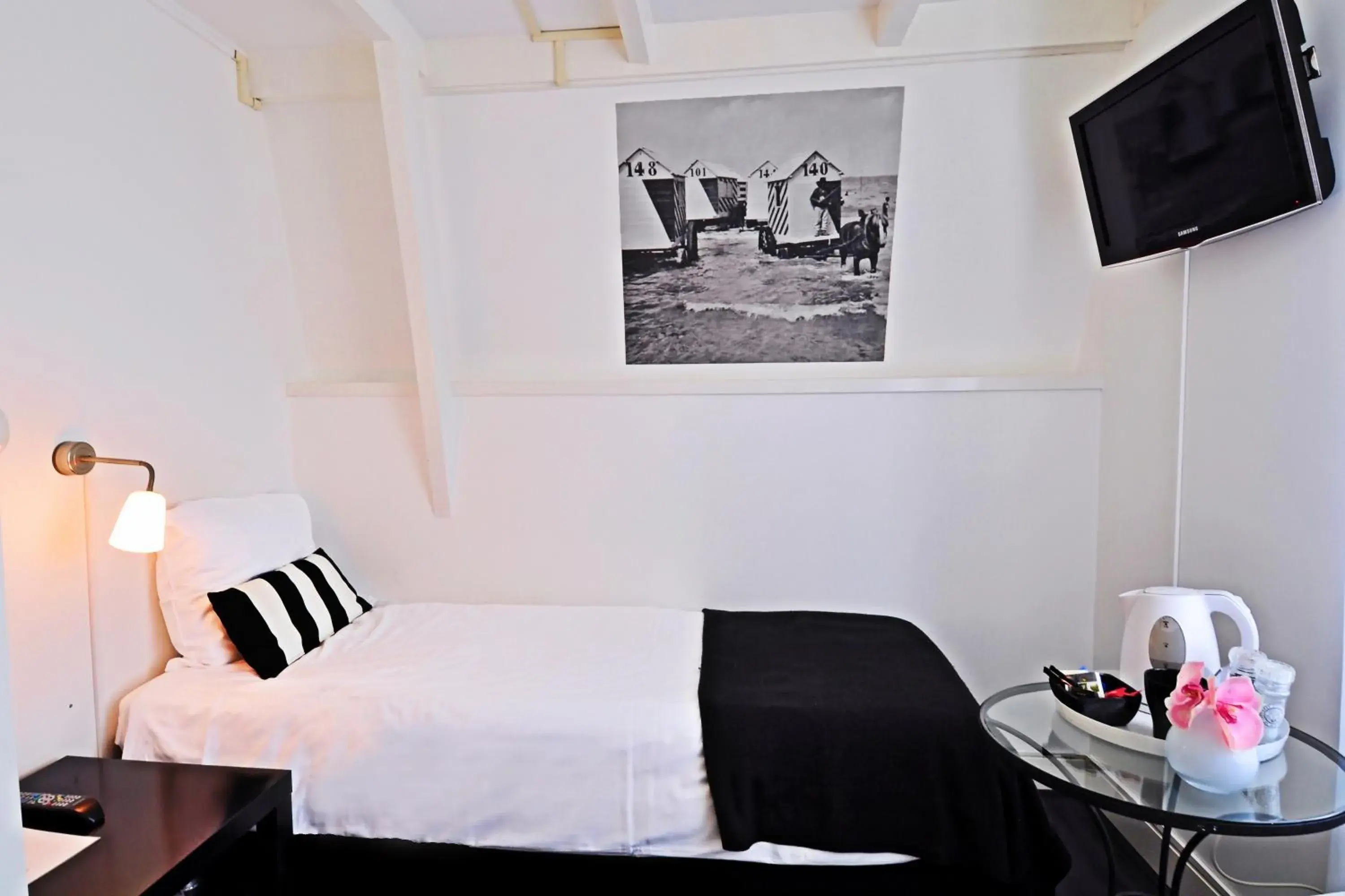 Single Room in Hotel Zeespiegel Single Room in Hotel Zeespiegel