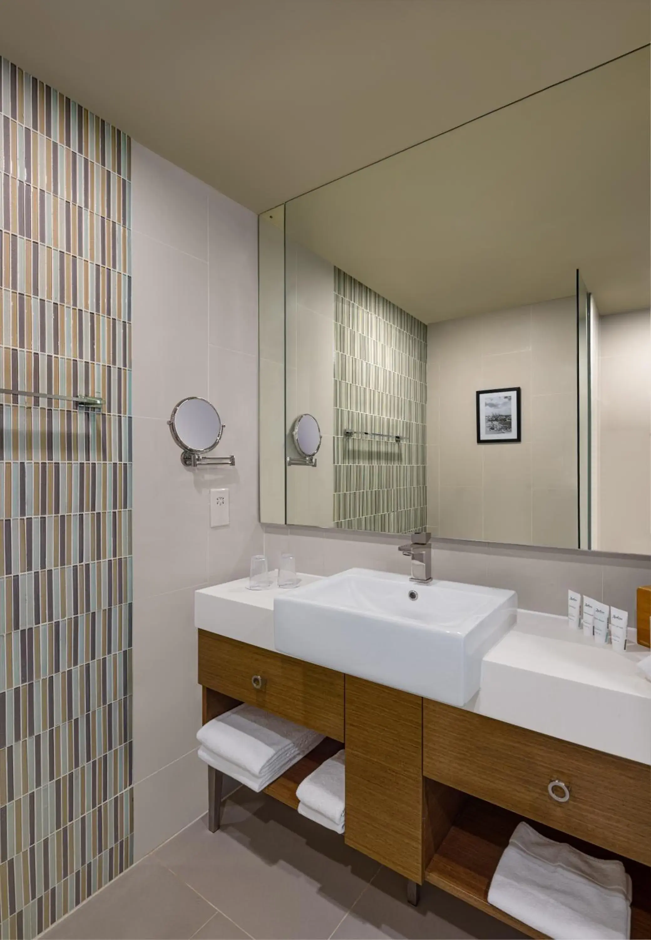 Superior Room - 1 King in Radisson Hotel Colombo Superior Room - 1 King in Radisson Hotel Colombo