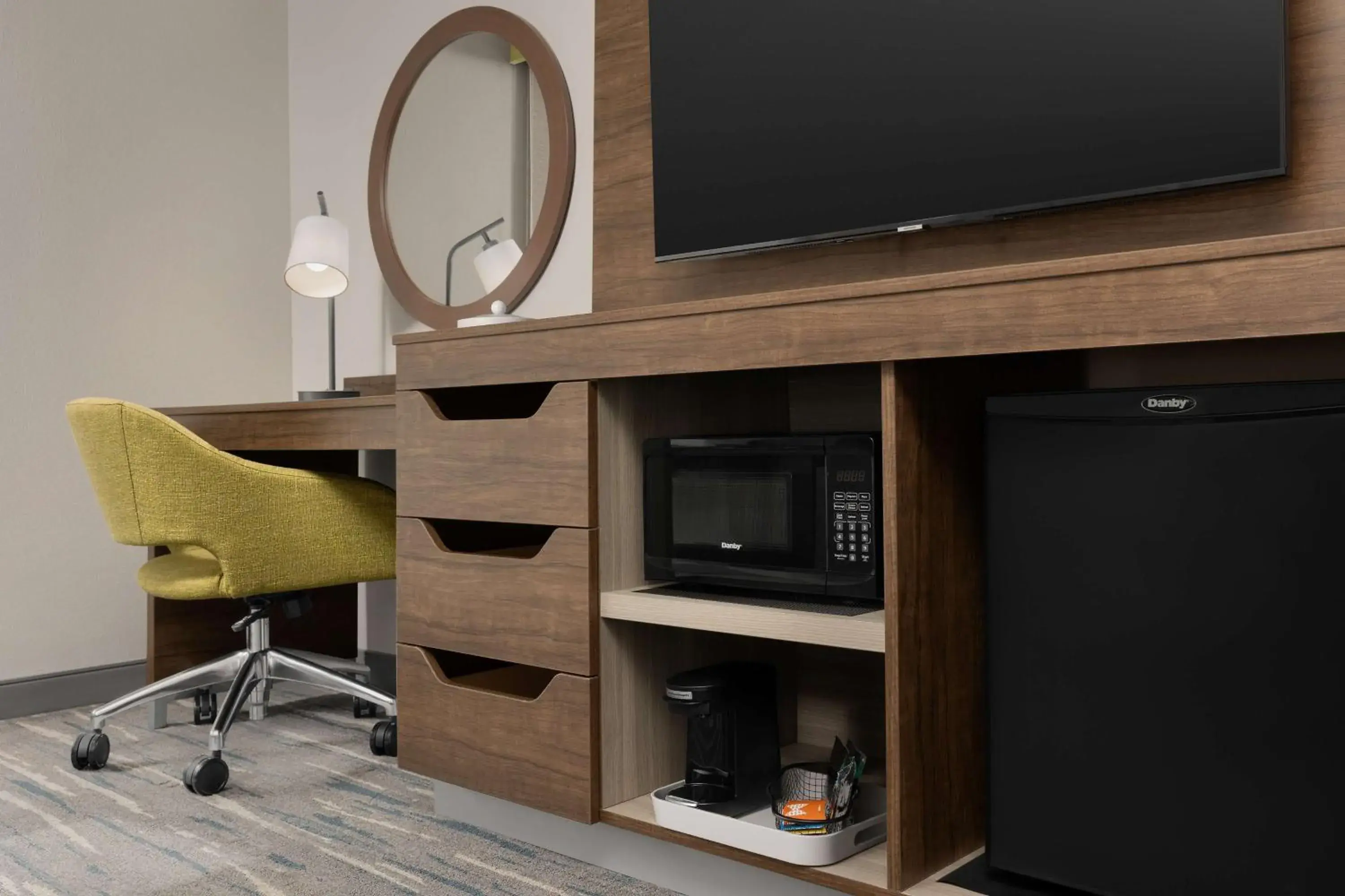 King Room in Hampton Inn & Suites Durham University Medical Center King Room in Hampton Inn & Suites Durham University Medical Center