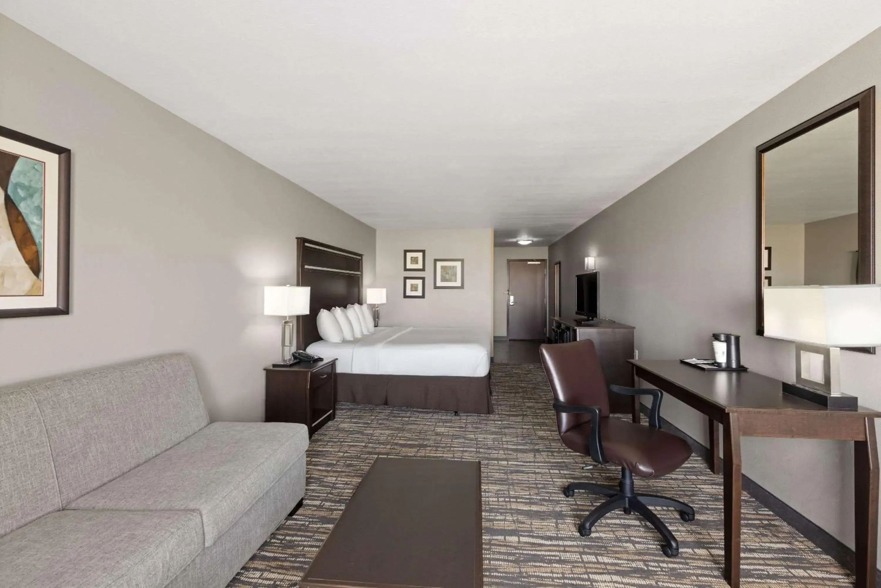 Deluxe King Room with City View - Mobility Access/Non-Smoking in La Quinta by Wyndham Sioux Falls Deluxe King Room with City View - Mobility Access/Non-Smoking in La Quinta by Wyndham Sioux Falls