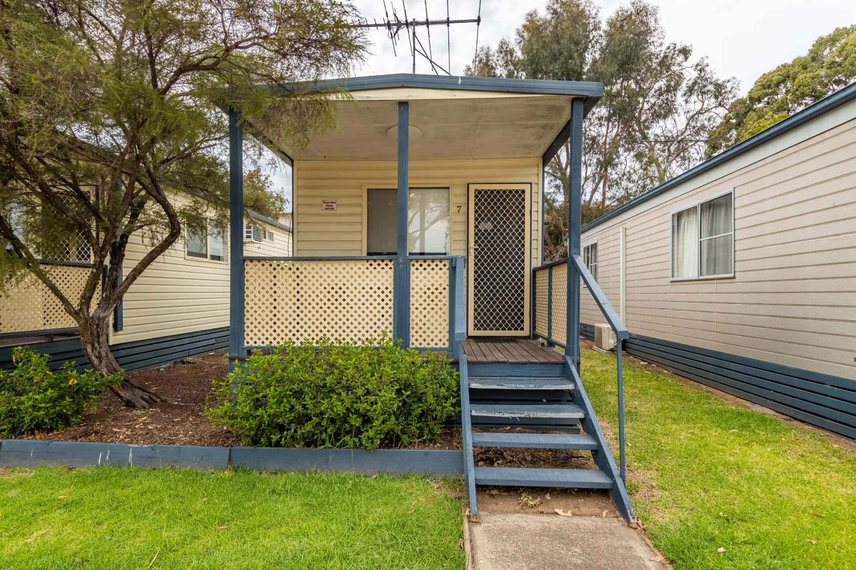 Standard One-Bedroom Cabin in Ingenia Holidays Nepean River Standard One-Bedroom Cabin in Ingenia Holidays Nepean River