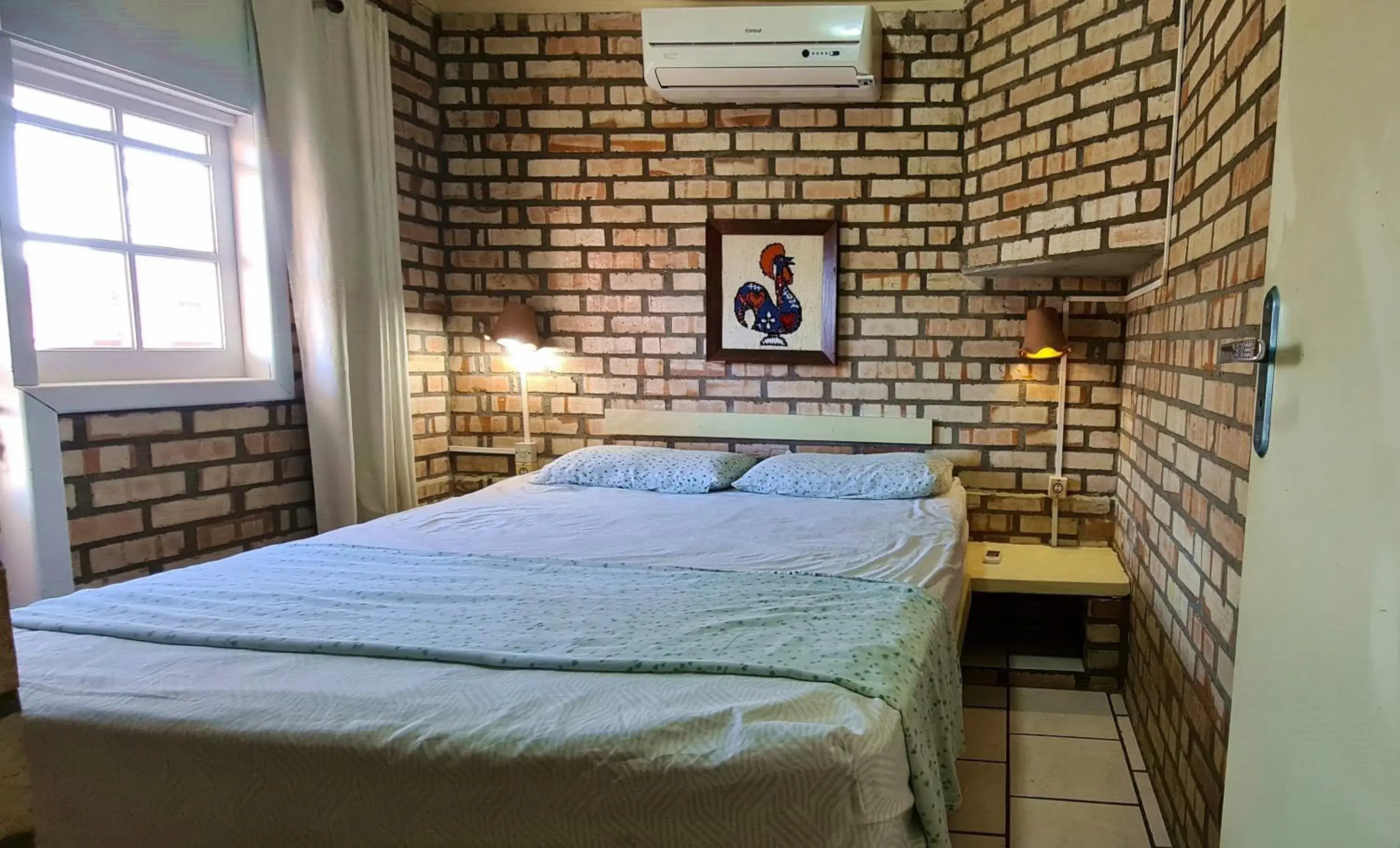 Two-Bedroom Apartment in Pousada Recanto Edênico - à beira mar da Praia Ponta do Papagaio, Palhoça SC Two-Bedroom Apartment in Pousada Recanto Edênico - à beira mar da Praia Ponta do Papagaio, Palhoça SC