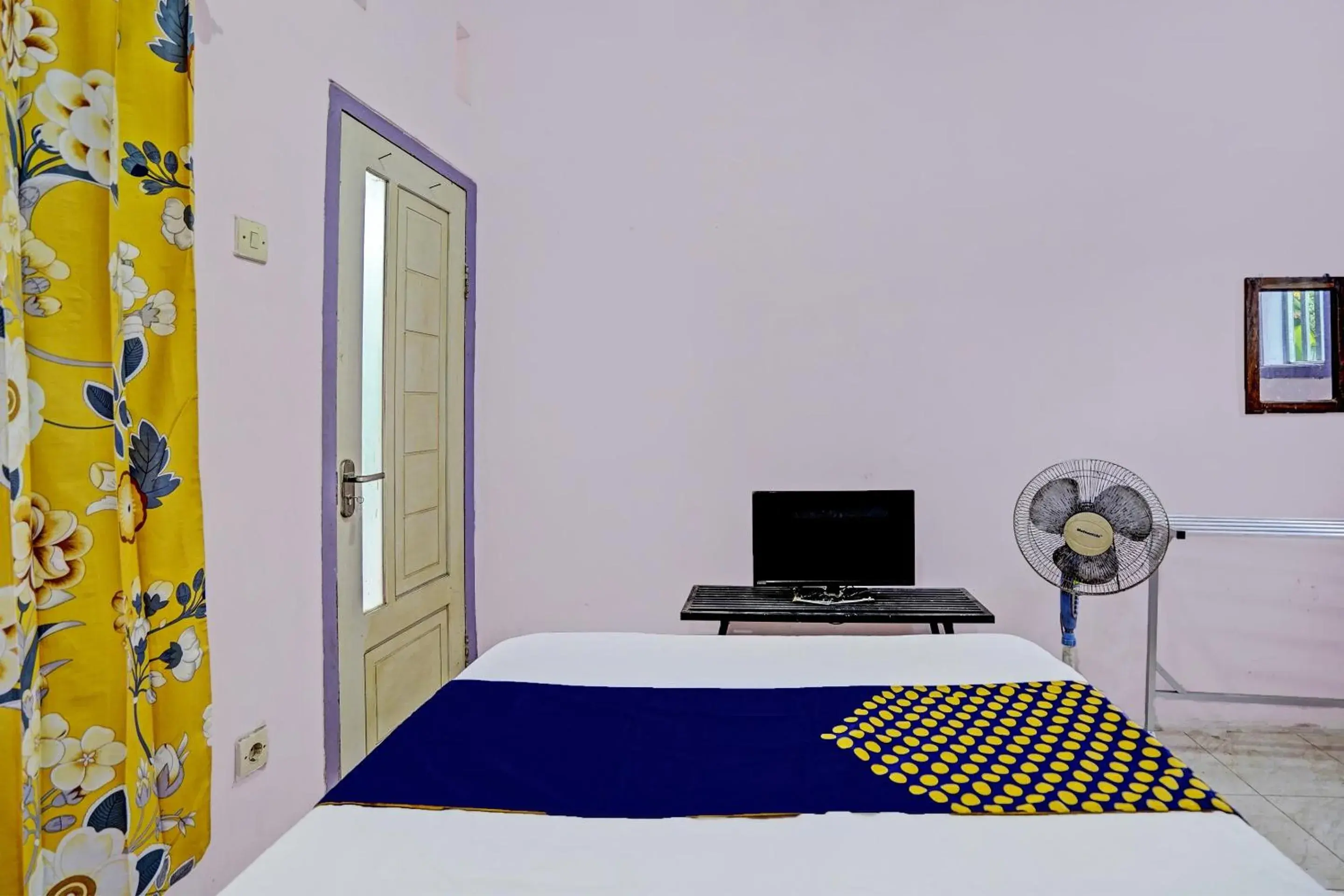 Small Single Room - single occupancy in Hotel O Kemangi Asri Kost Small Single Room - single occupancy in Hotel O Kemangi Asri Kost