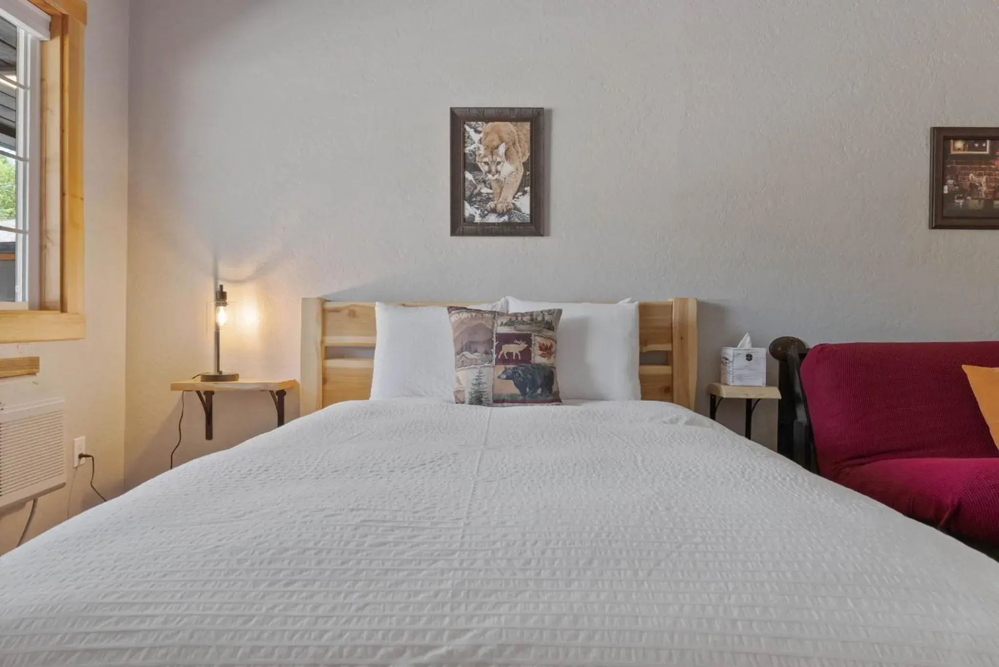 Mountain Lion Suite 3 in Lake Village Lodge Mountain Lion Suite 3 in Lake Village Lodge