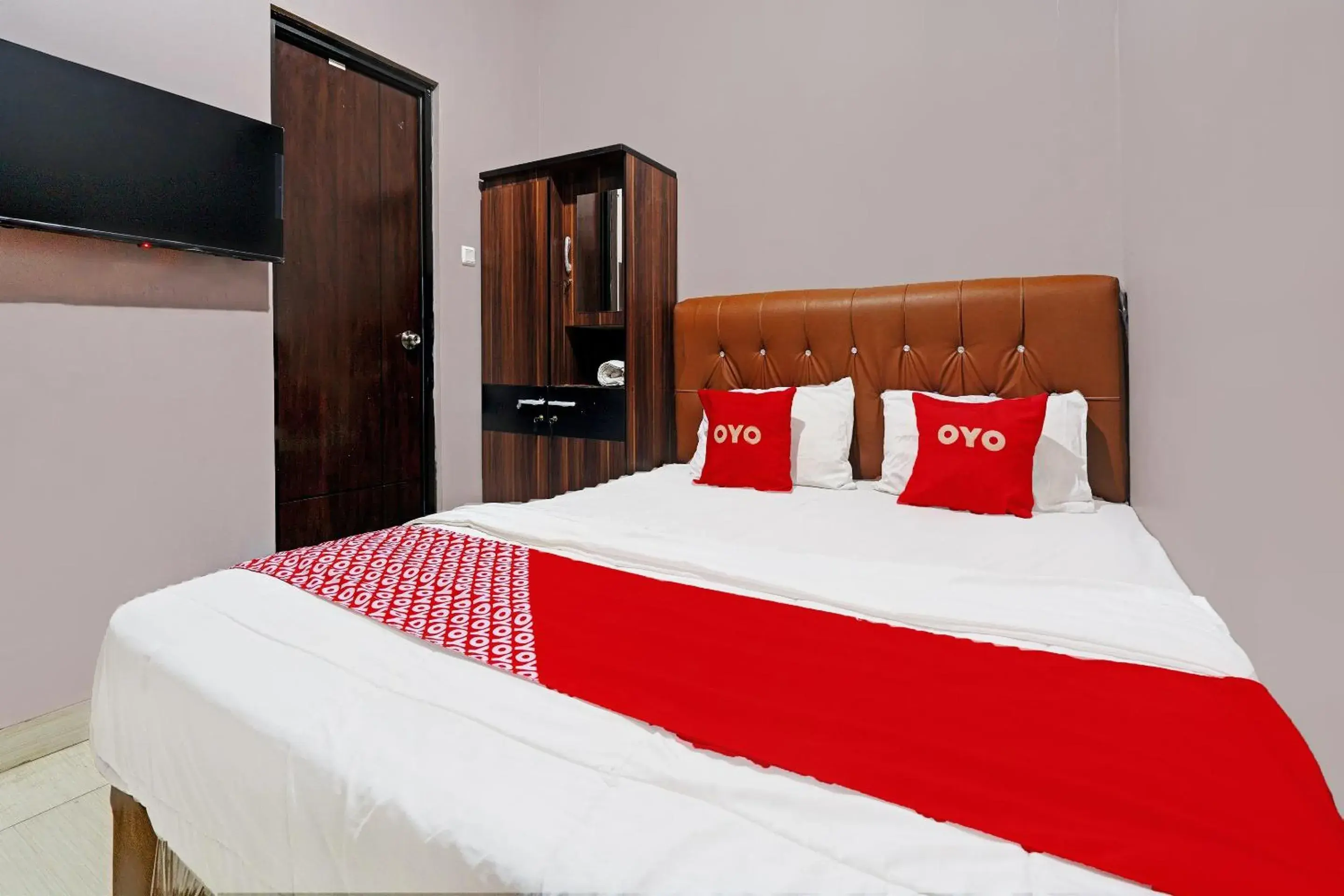 Deluxe Double Room in Hotel O JKK Sweet Room Deluxe Double Room in Hotel O JKK Sweet Room