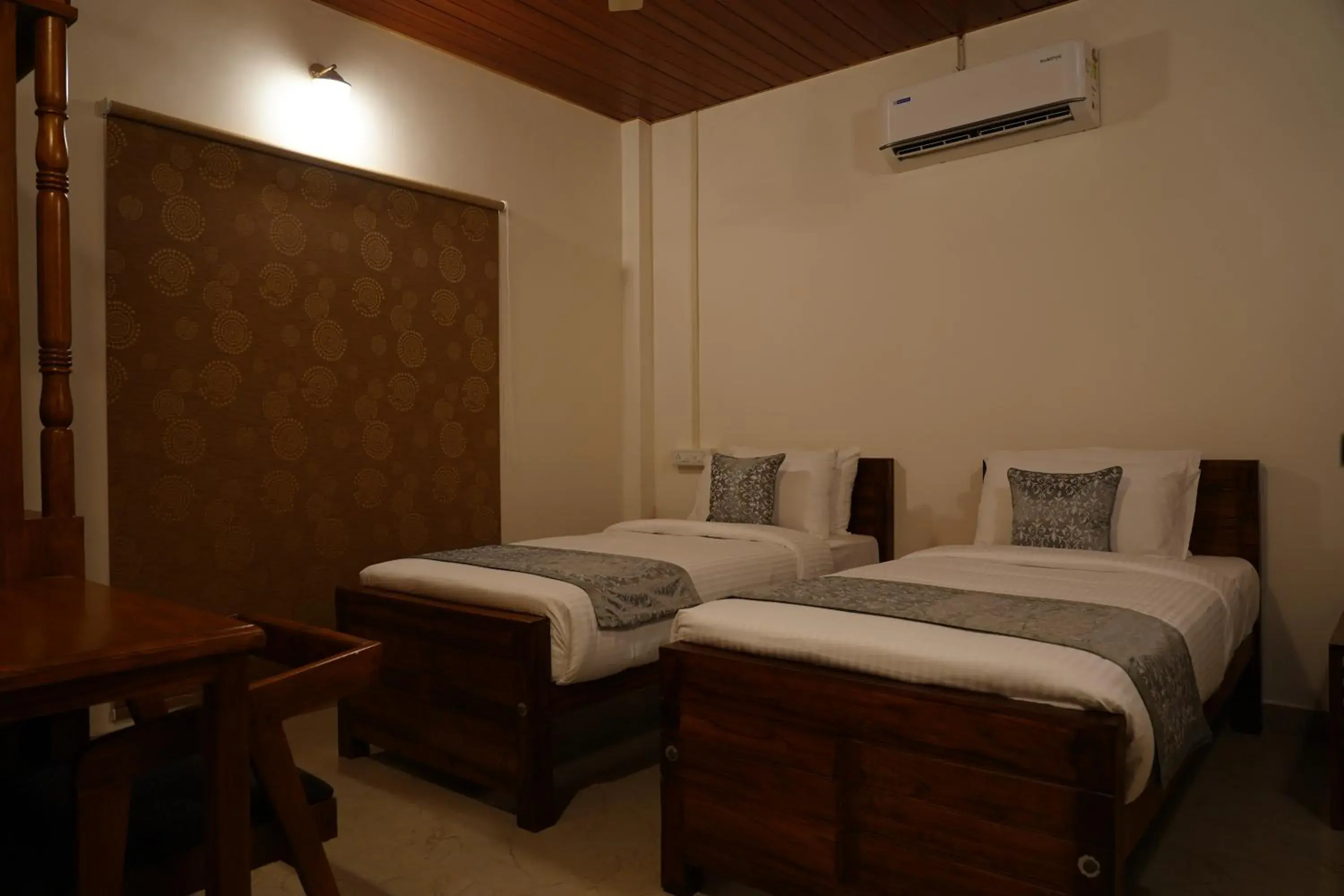 Cozy Classic Room in Alfred Place Cozy Classic Room in Alfred Place