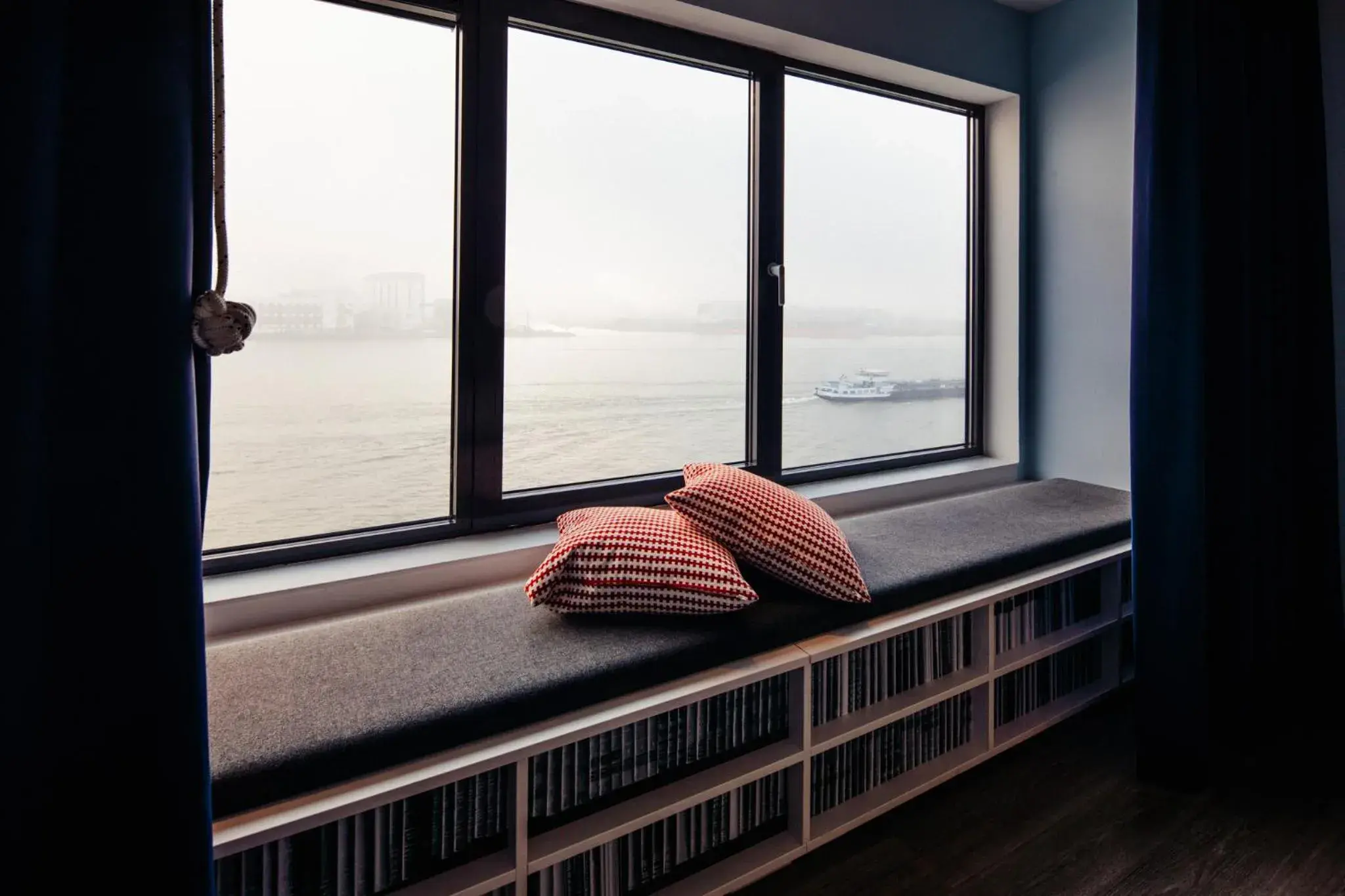 Large Twin Room with River View in Delta Hotel Large Twin Room with River View in Delta Hotel