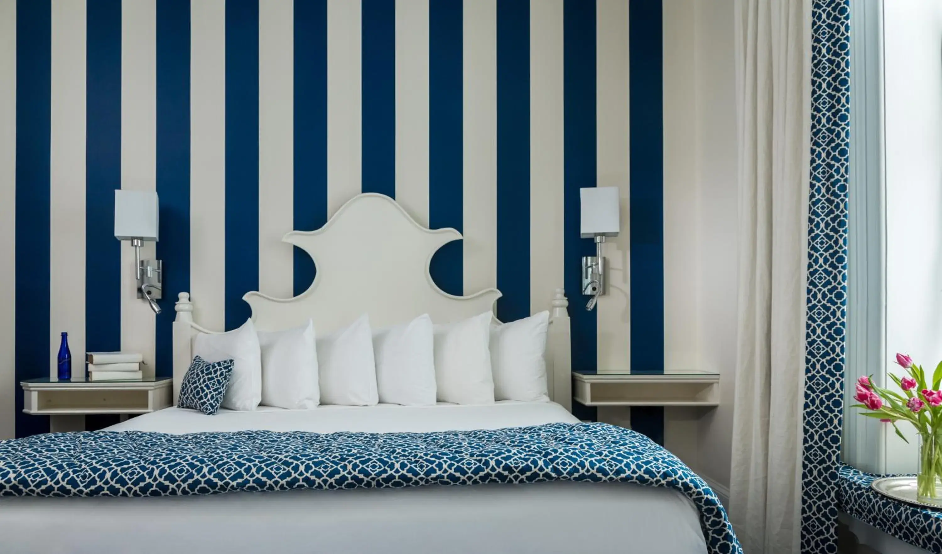 King Room in Saratoga Arms King Room in Saratoga Arms